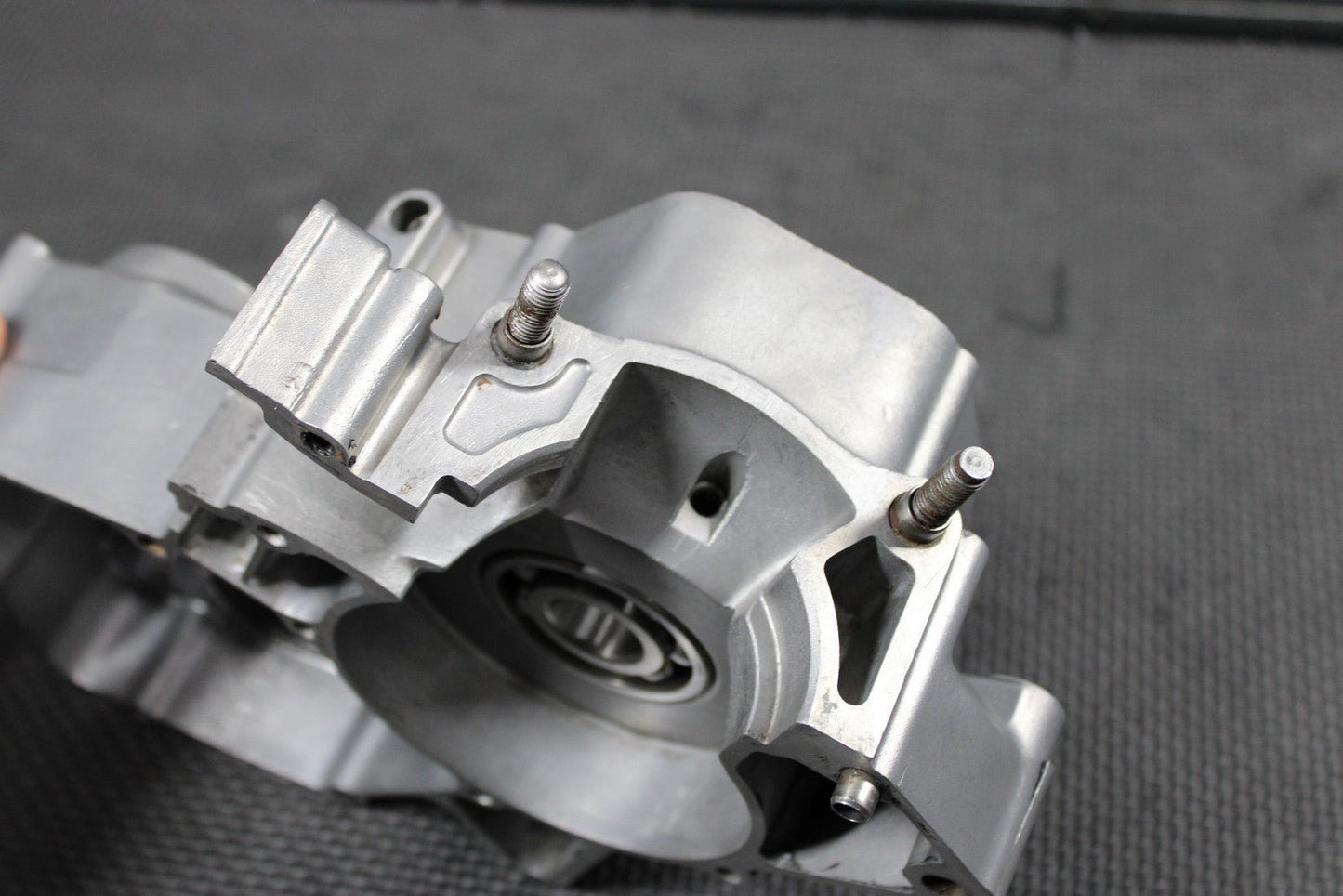 1998 HONDA CR125R OEM LEFT ENGINE MOTOR CRANKCASE CRANK CASES BLOCK READ DESC! - hggarage