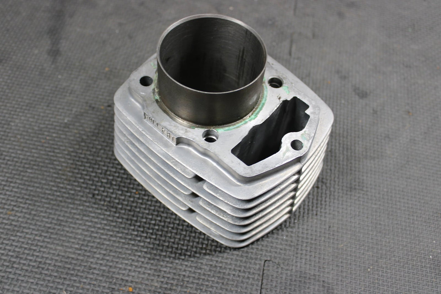 1998 HONDA 80 - 82 XR200 1988 / 1990 1991 / 93 - 02 XR200R ENGINE MOTOR CYLINDER JUG - hggarage