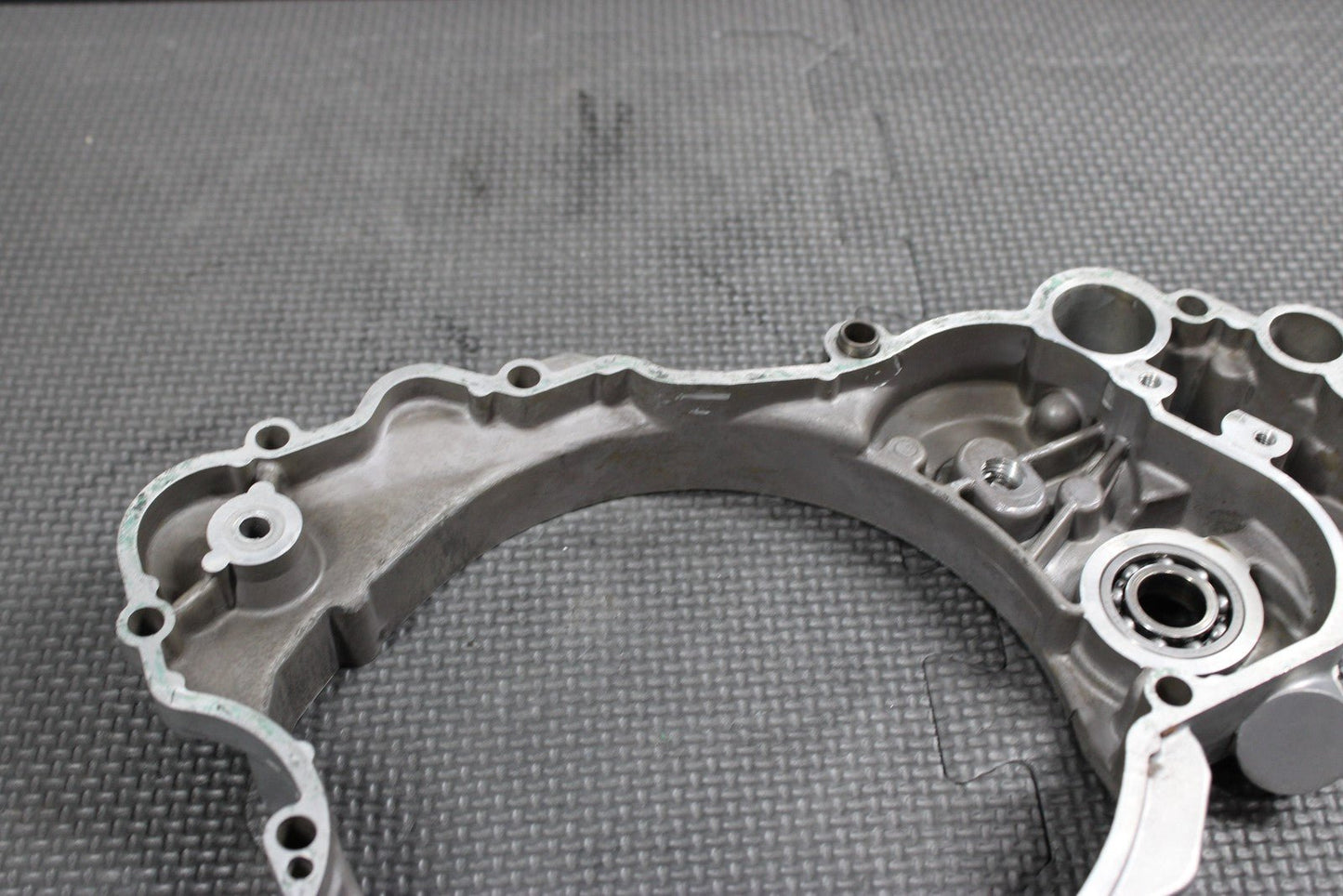 2000 KTM 250 300 EXC OEM RIGHT SIDE ENGINE MOTOR INNER CLUTCH COVER 54630001300 - hggarage