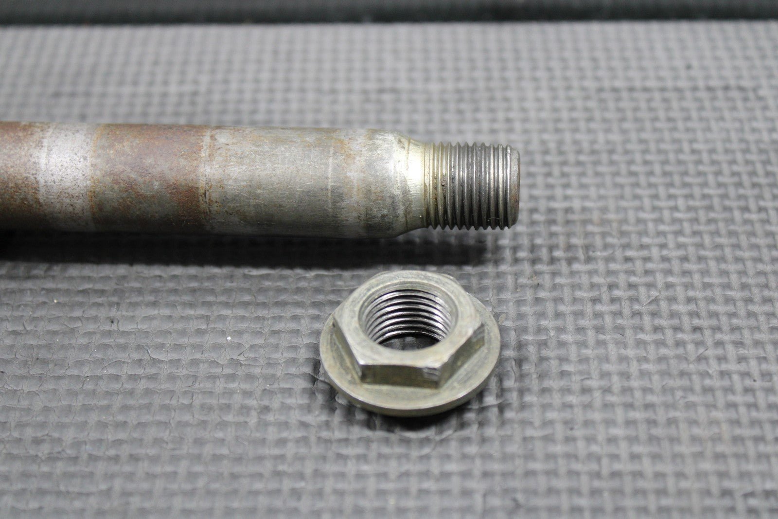 2003 YAMAHA YZ125 OEM FRONT WHEEL RIM AXLE PIVOT BOLT W COLLARS 5BE - 25181 - 00 - 00 - hggarage