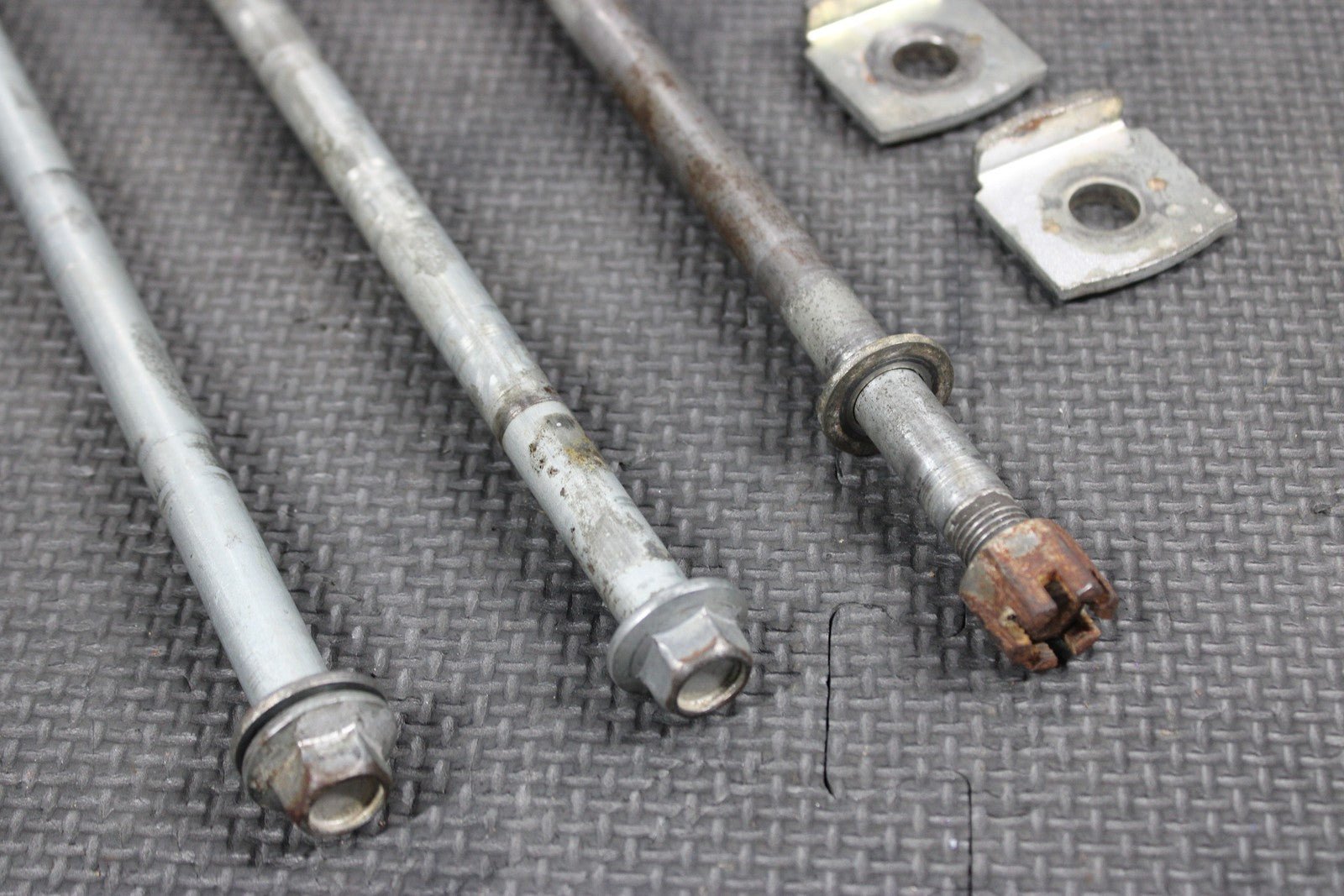 2004 KAWASAKI KX65 00 - 22 OEM FRONT REAR AXLE BACK WHEEL RIM SWINGARM PIVOT BOLTS - hggarage