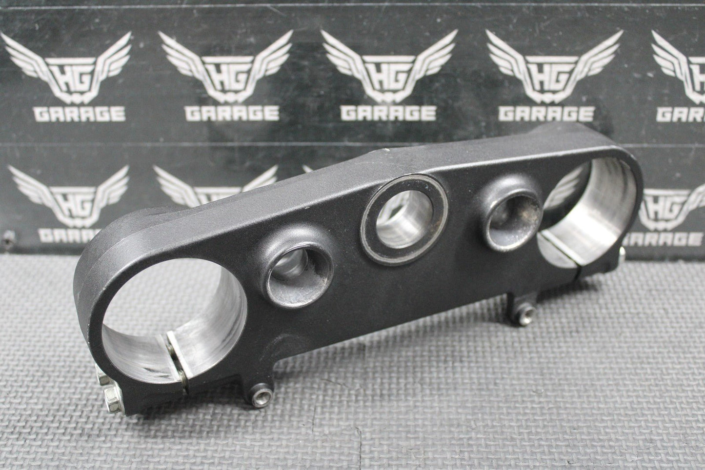 2019 SUZUKI RMZ250 OEM FRONT FORK UPPER TRIPLE TREE CLAMP BRACKET 51311 - 46K00 - hggarage