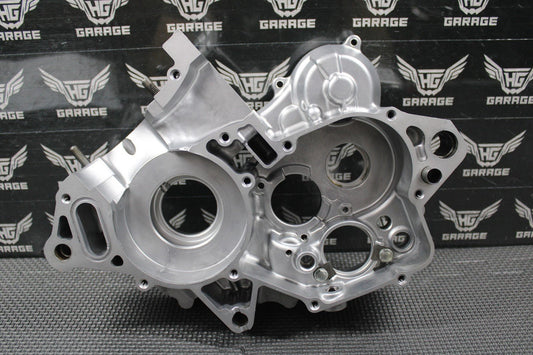 2005 05 - 07 HONDA CR125R OEM RIGHT ENGINE CRANKCASE CRANK CASE HALF 04921 - KSR - 730 - hggarage