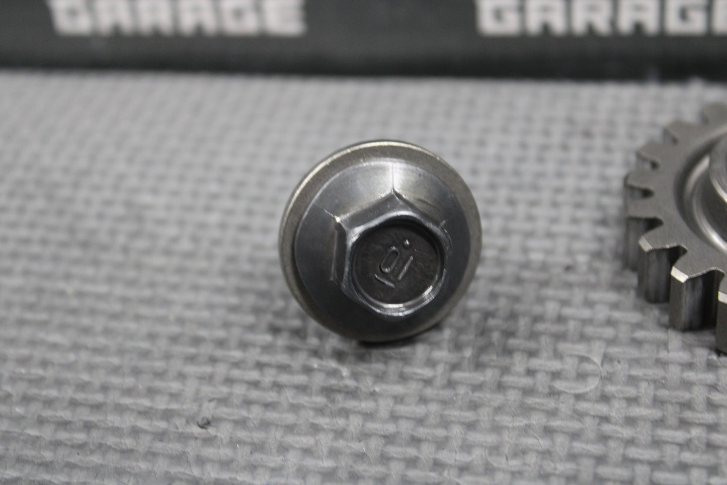 2003 HONDA CR250R OEM ENGINE PRIMARY DRIVE MAIN GEAR COLLAR BOLT 13615 - KS7 - 000 - hggarage