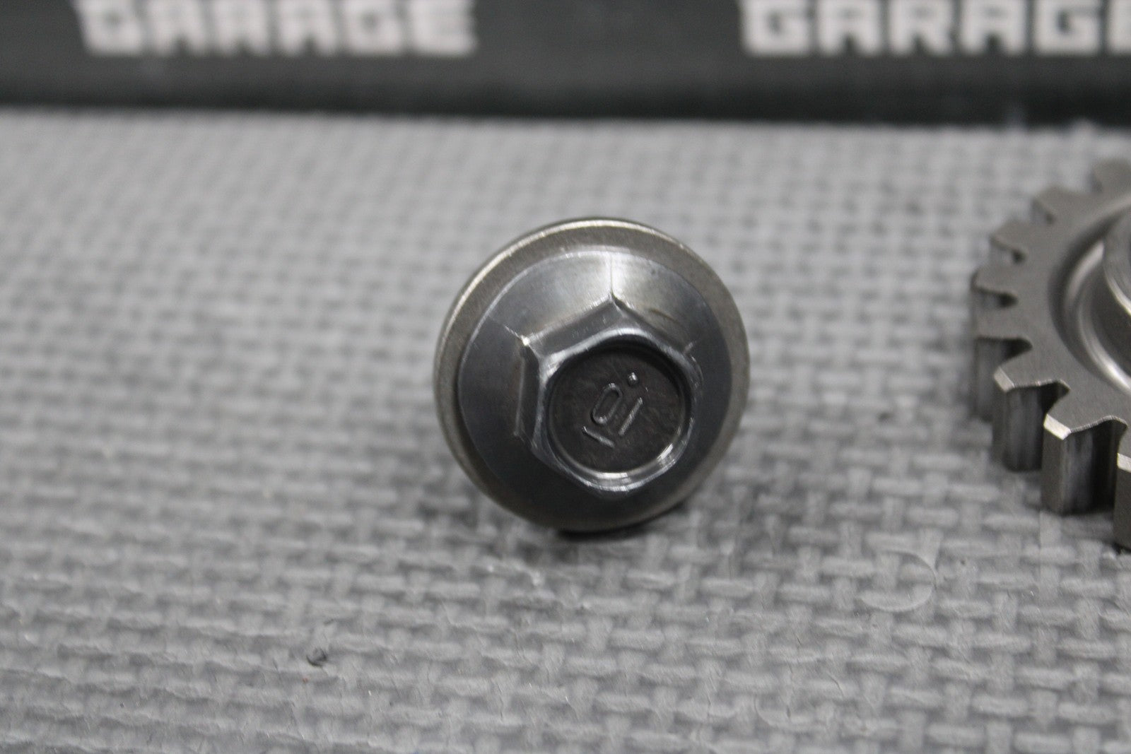 2003 HONDA CR250R OEM ENGINE PRIMARY DRIVE MAIN GEAR COLLAR BOLT 13615 - KS7 - 000 - hggarage