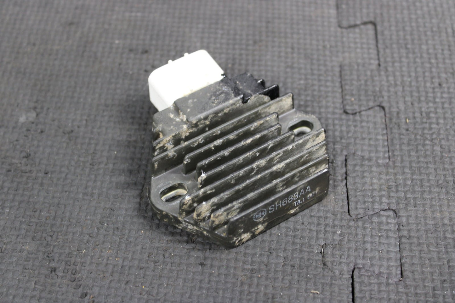 2009 HONDA CRF230L CRF230M OEM RECTIFIER VOLTAGE REGULATOR 31600 - HN5 - hggarage