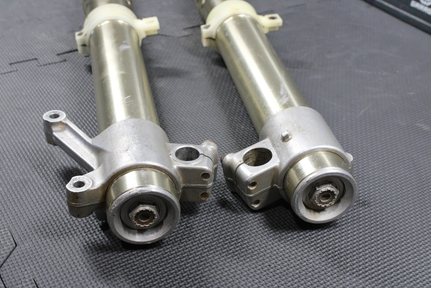 2000 SUZUKI 00 - 04 DRZ400 OEM RIGHT LEFT FRONT SUSPENSION FORKS SHOCKS DAMPERS - hggarage