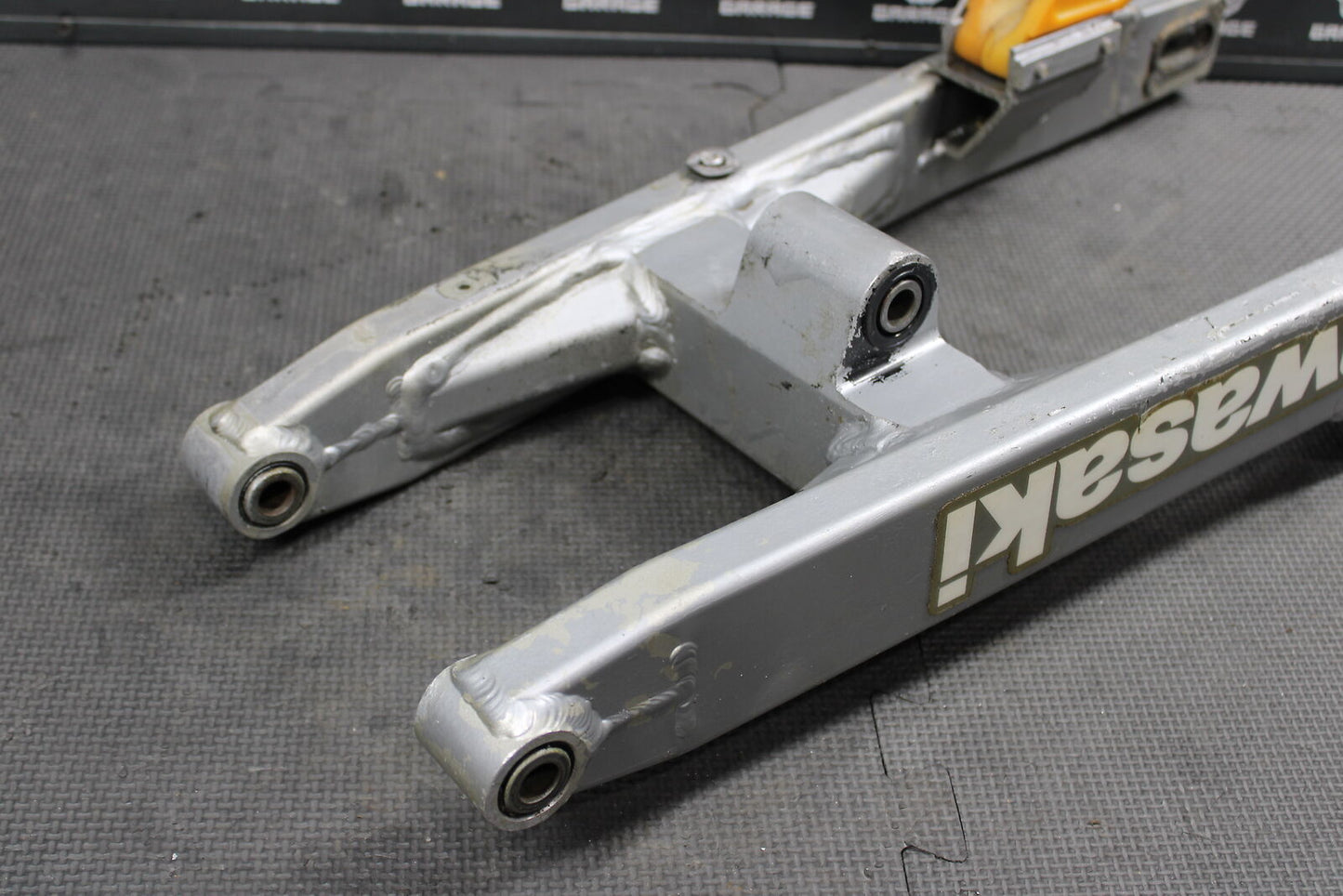 2000 KAWASAKI 98-00 KX80 01-02 KX85 14" OEM SWINGARM SWING ARM SUSPENSION