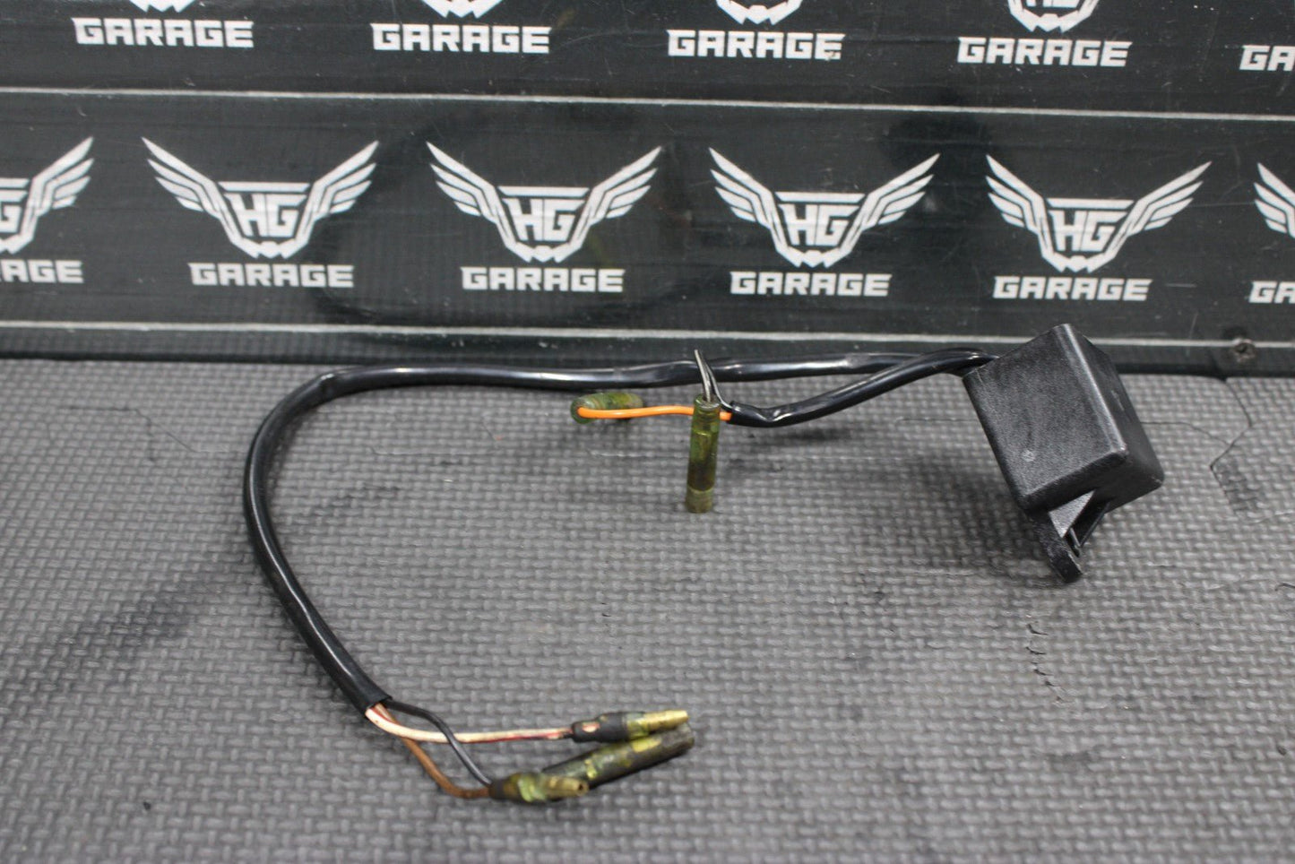 1997 YAMAHA 92 - 00 RT100 OEM ECU COMPUTER CONTROLLER BOX ECM 3T0 - 85540 - 20 - 00 - hggarage