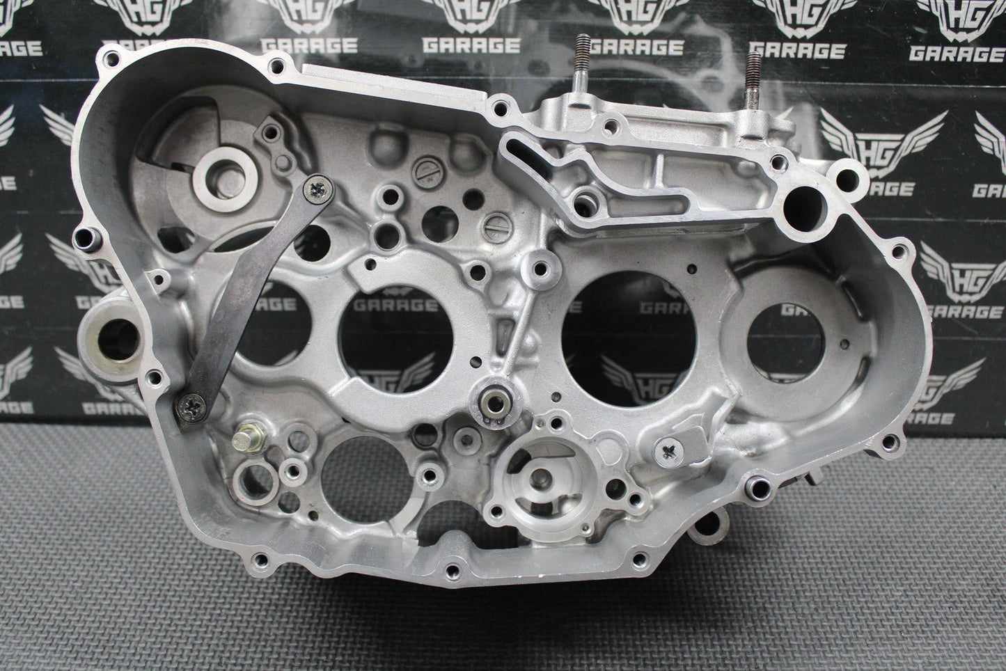 2003 KAWASAKI KLX400SR DRZ400 OEM LEFT RIGHT CRANKCASE CRANK CASE SET 14001 - S015 - hggarage
