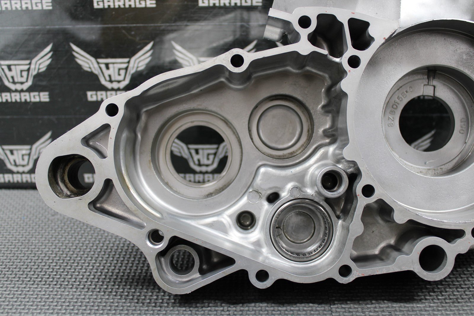 1995 SUZUKI RMX250 MODEL S OEM LEFT ENGINE MOTOR CRANKCASE CRANK CASE 11301 - 4486 - hggarage