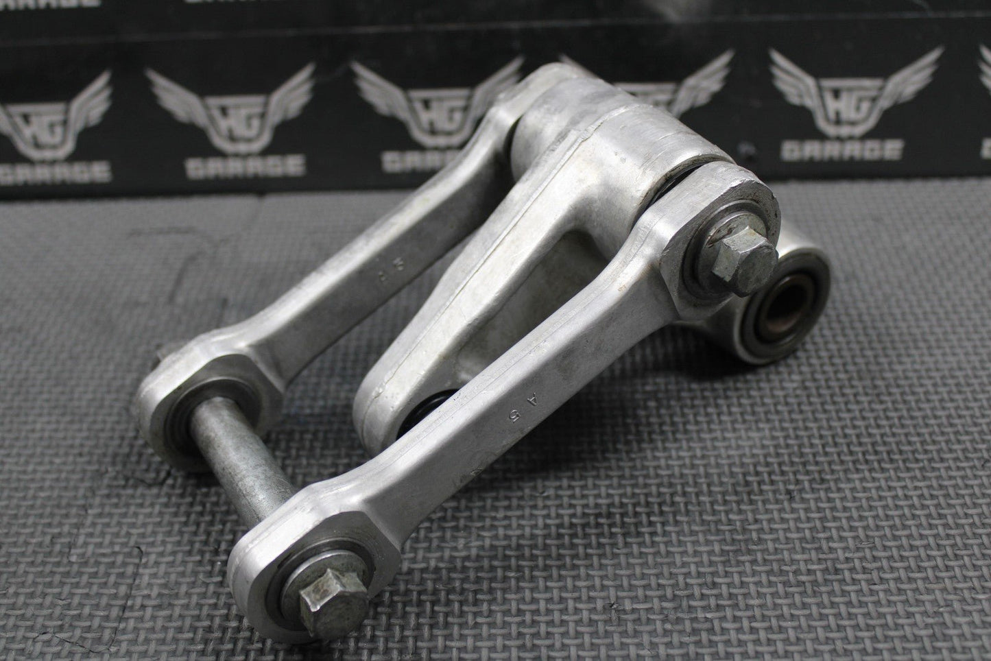 1999 SUZUKI 98 - 99 RM250 OEM REAR SHOCK SWINGARM LINKAGE LEVER 62600 - 37820 NICE! - hggarage