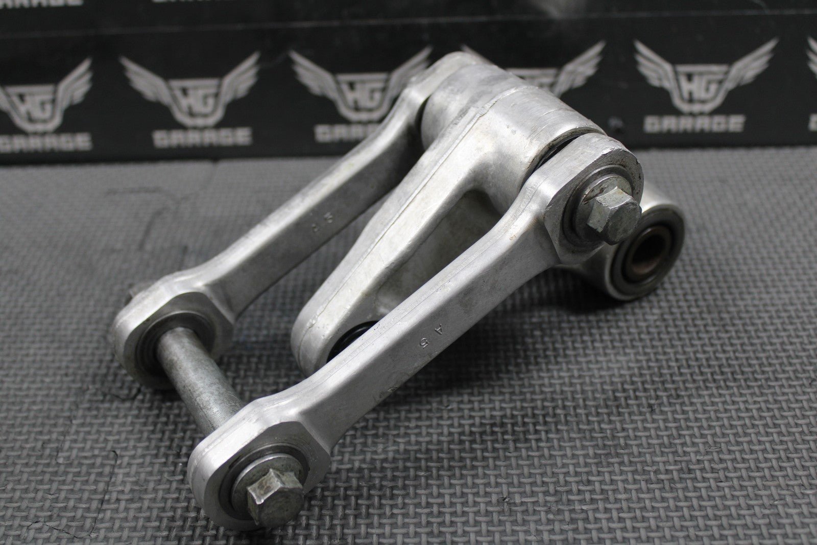 1999 SUZUKI 98 - 99 RM250 OEM REAR SHOCK SWINGARM LINKAGE LEVER 62600 - 37820 NICE! - hggarage