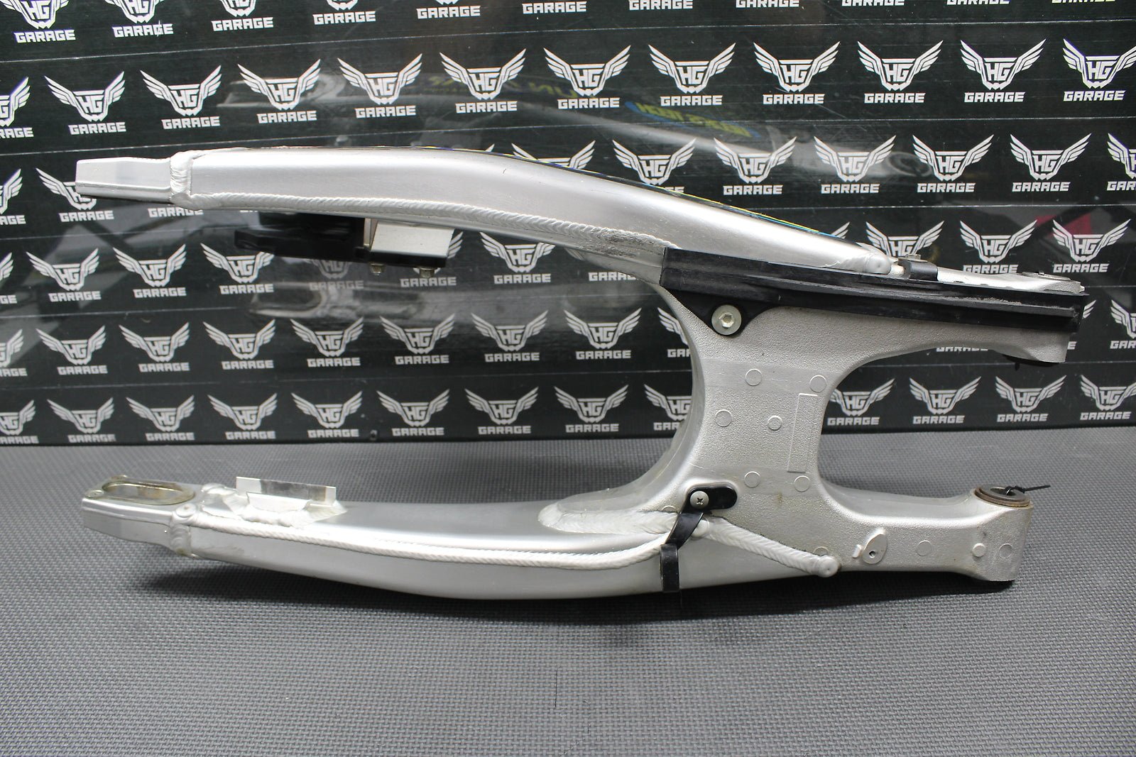 2018 18 - 20 SUZUKI RMZ450 OEM SWINGARM SWING ARM REAR SUSPENSION 61000 - 37K01 NICE - hggarage