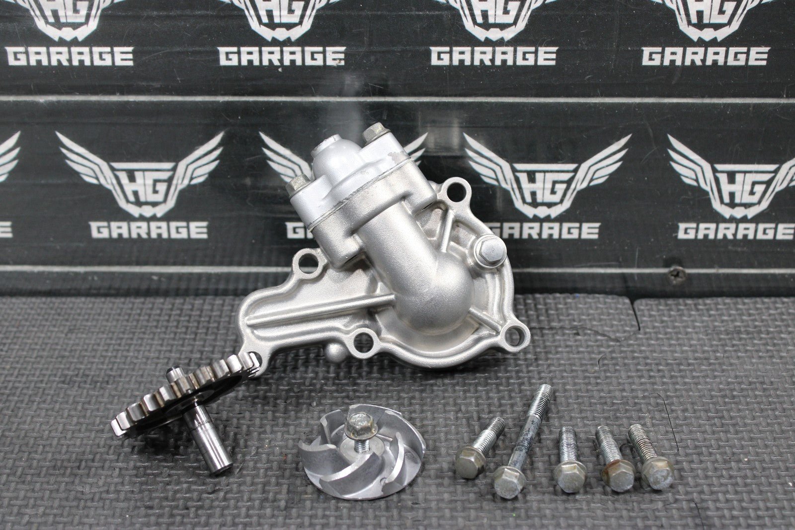 1996 94 - 98 KAWASAKI KX125 OEM ENGINE WATER PUMP W HOUSING IMPELLER SHAFT GOOD! - hggarage