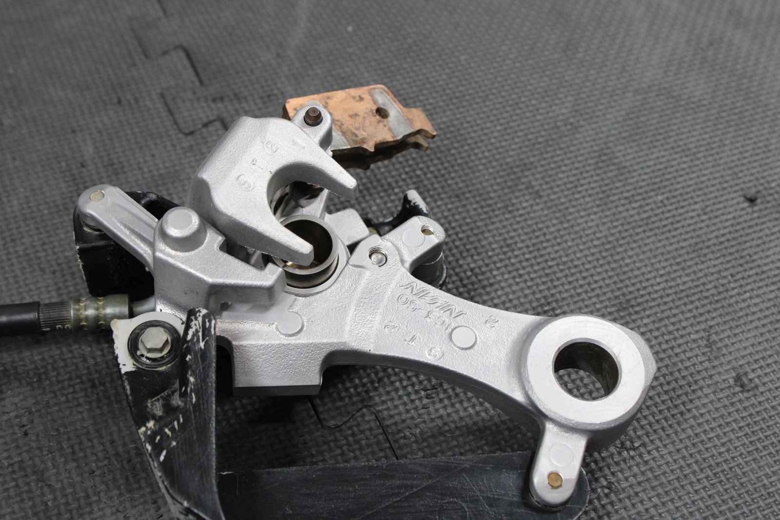 2006 YAMAHA YZ250F OEM REAR BACK BRAKE CALIPER MASTER CYLINDER LEVER PEDAL HOSE - hggarage