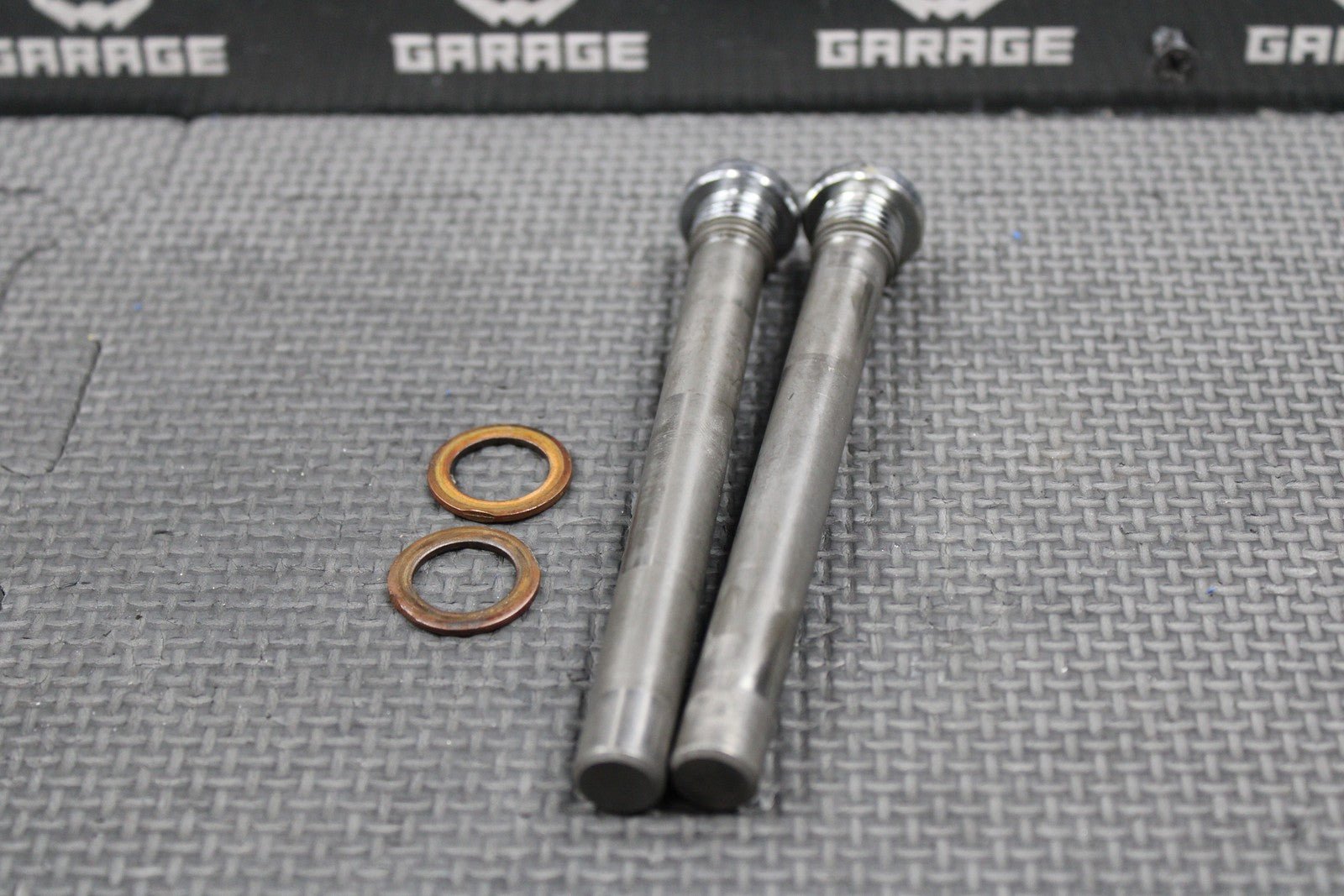 1989 HONDA 84 - 04 XR250R OEM CYLINDER HEAD ROCKER ARM SHAFT BOLTS 14451 - KK0 - 010 - hggarage