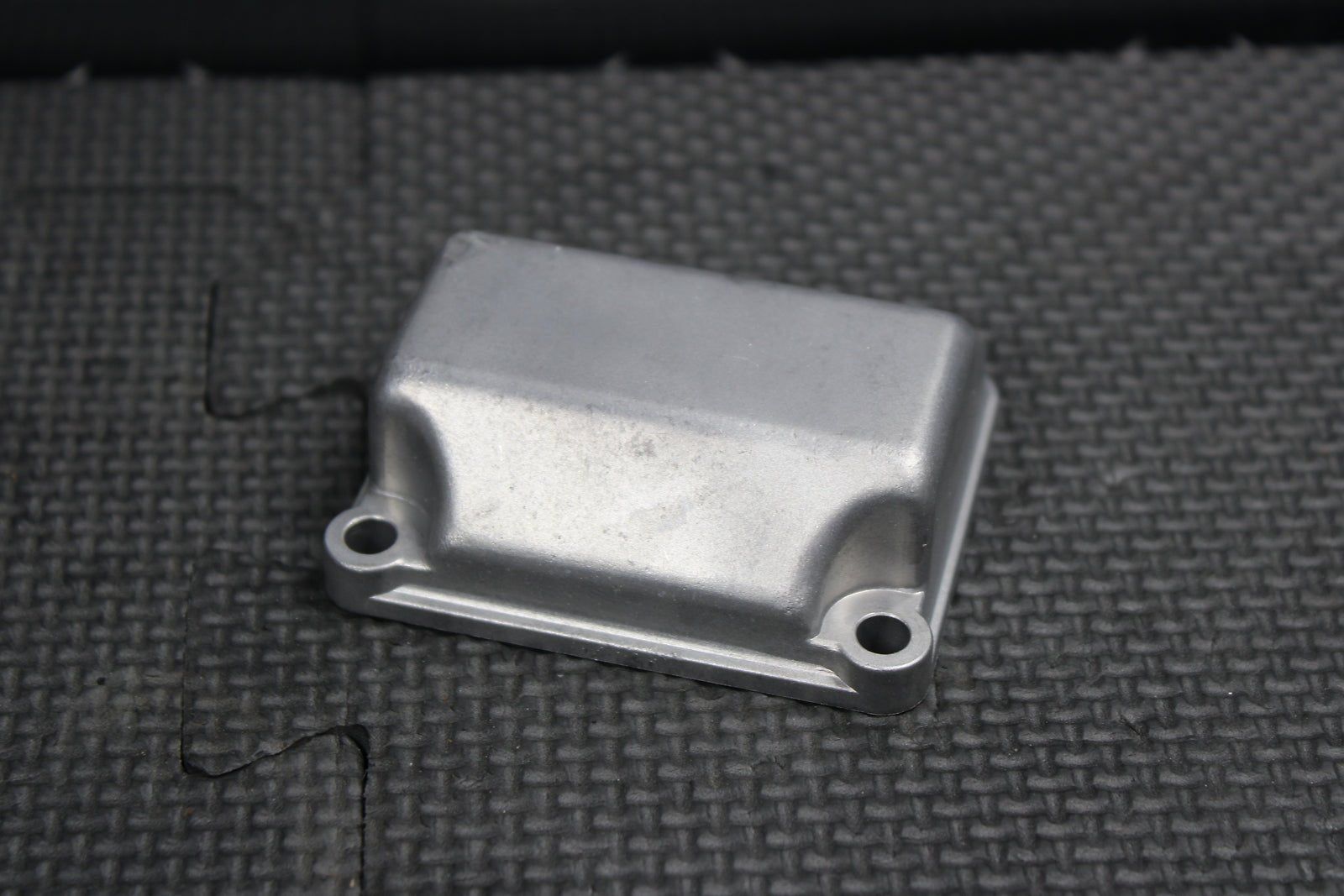 1998 KAWASAKI KX250 OEM ENGINE POWER VALVE COVER 14090 - 1219 14091 - 019 - hggarage