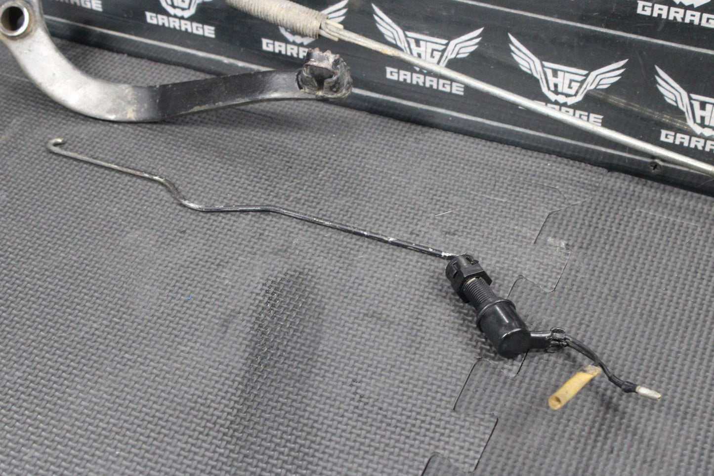 1987 YAMAHA TW200 OEM RIGHT REARSET BRAKE FOOT PEDAL W/SENSOR 2JX - 27211 - 00 - 90 - hggarage