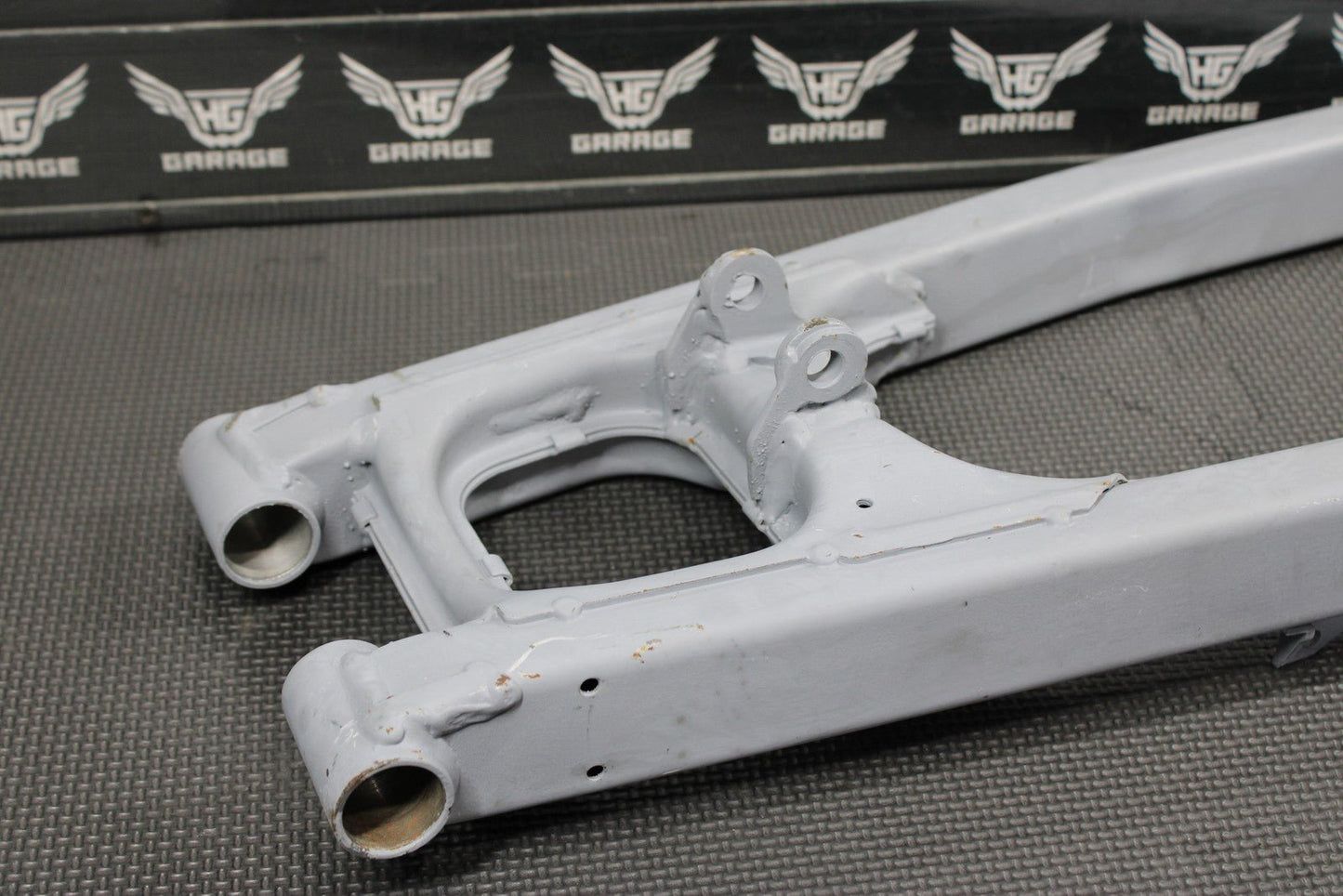 1991 88 - 91 HONDA CR80R OEM SWINGARM SWING ARM SUSPENSION 52000 - GS2 - 405 - hggarage