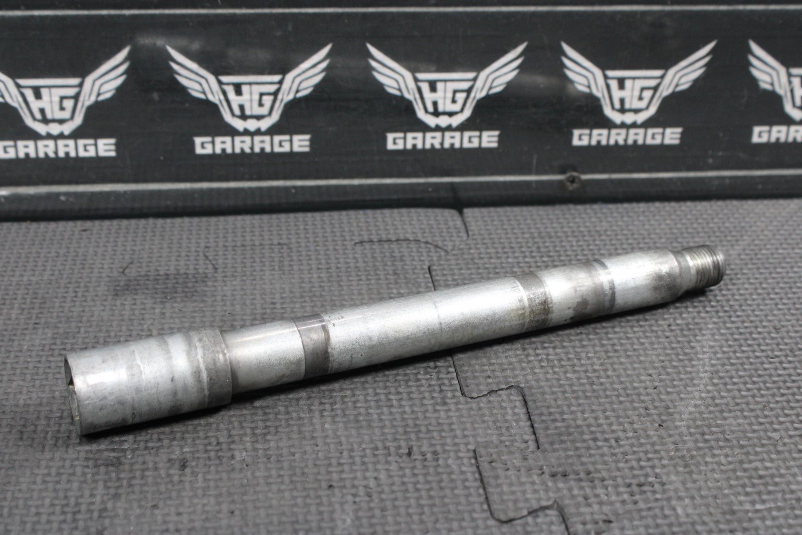 2006 YAMAHA YZ250F OEM FRONT WHEEL RIM AXLE PIVOT BOLT 1C3 - 25181 - 10 - 00 - hggarage
