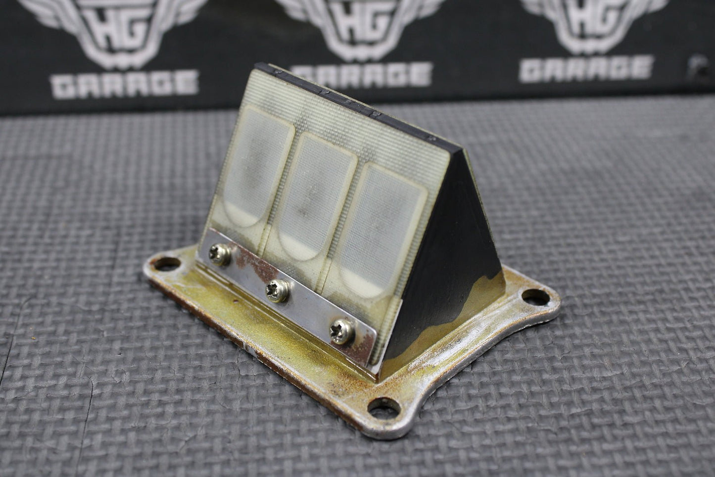1985 HONDA CR125R OEM INTAKE REED BLOCK REEDS VALVE ASSEMBLY 14100 - KA3 - 761 - hggarage