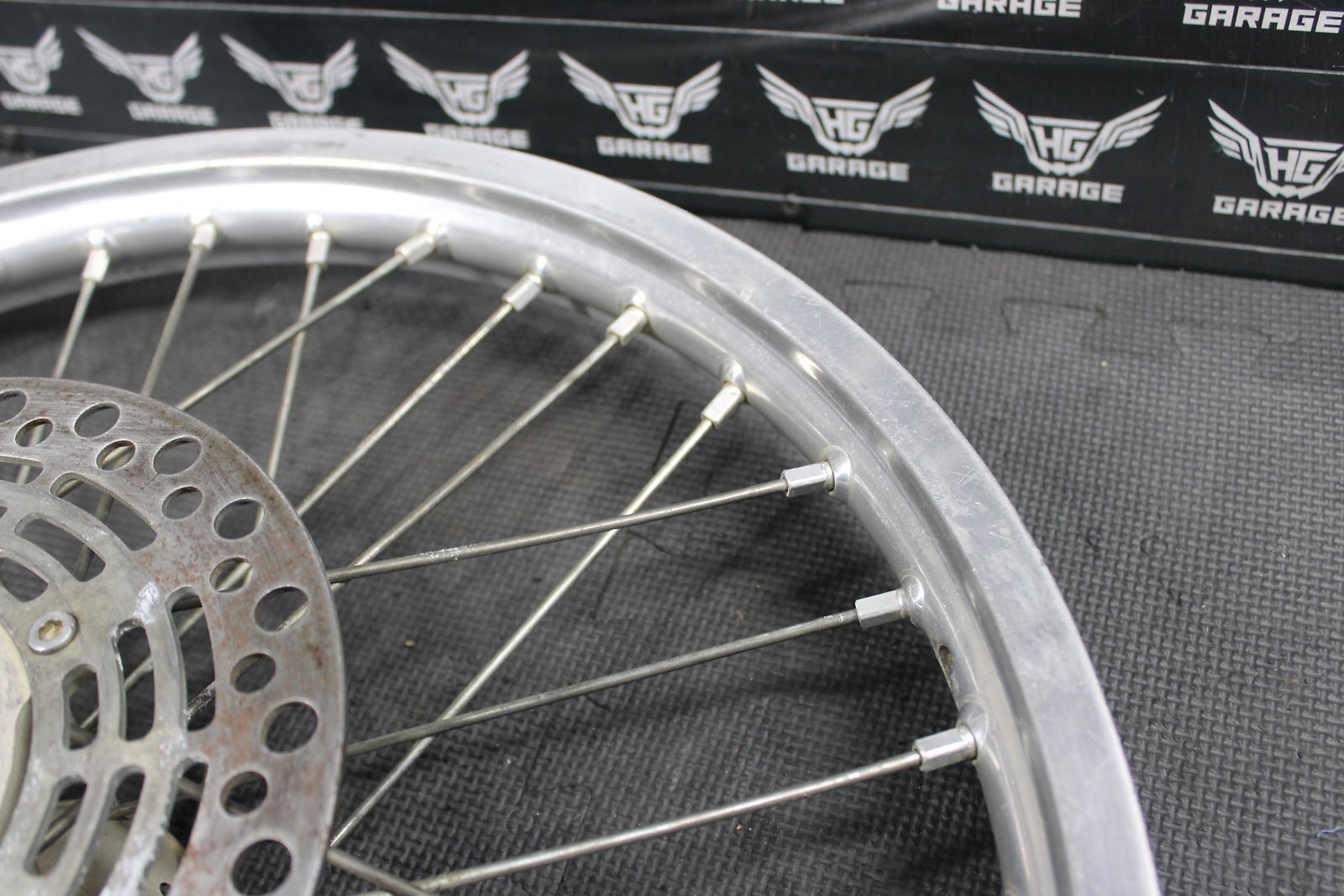 1999 SUZUKI 96 - 00 RM125 RM250 OEM FRONT WHEEL RIM 54111 - 36E10 55311 - 36E00 - hggarage