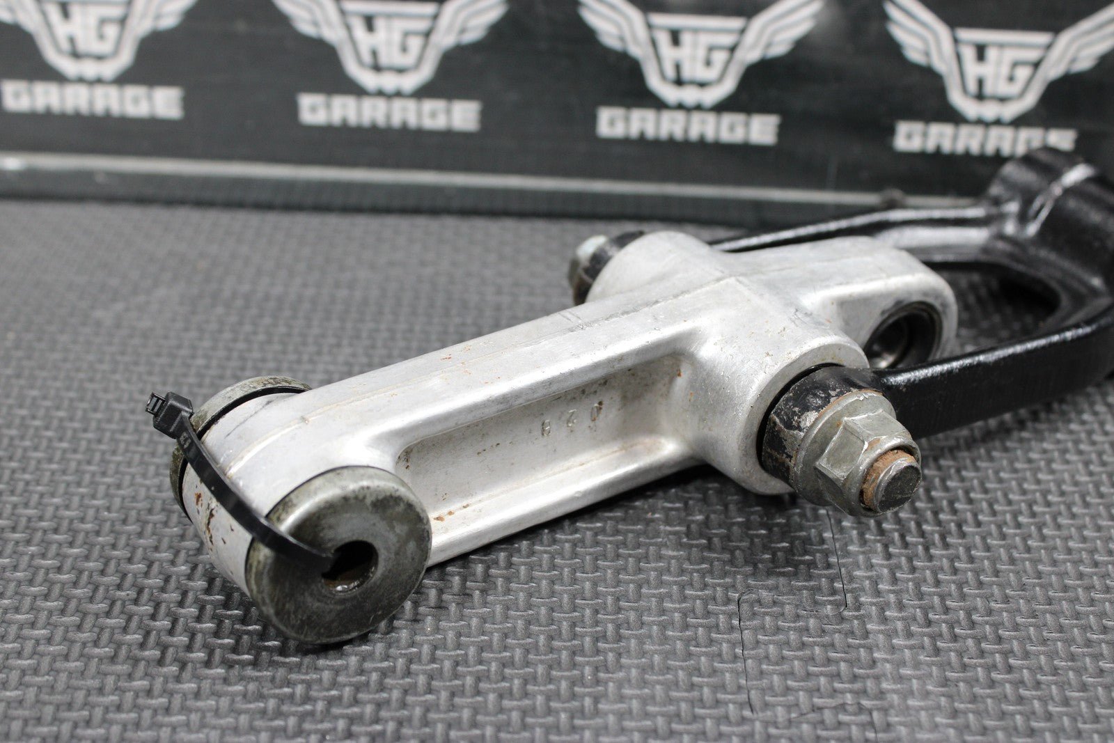 2001 SUZUKI RM80 OEM REAR SHOCK LINKAGE LINKS RELAY ARM 62600 - 02840 62600 - 03850 - hggarage