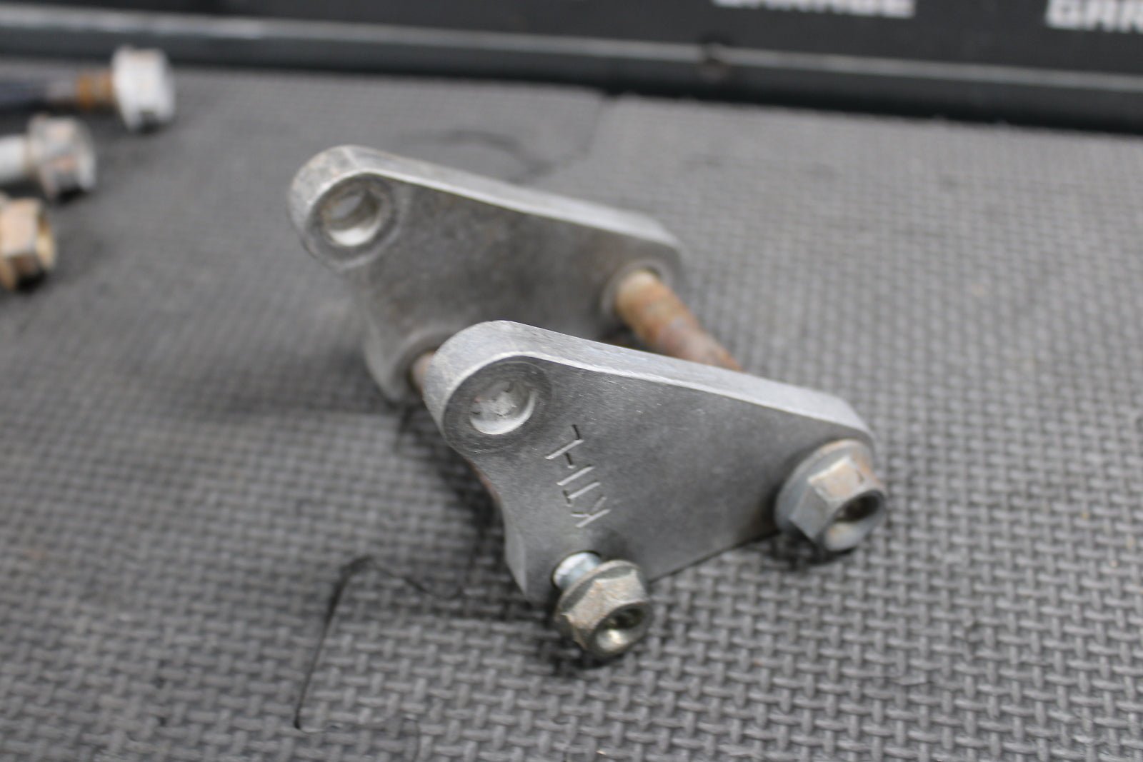 1986 Honda XR250R OEM Engine Motor Mount Stay Brackets 50139 - KT1 - hggarage