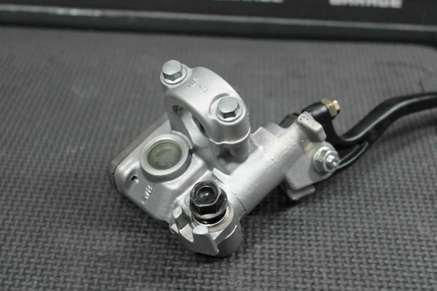 2005 HONDA CR125R OEM NISSIN FRONT BRAKE MASTER CYLINDER W/ LEVER 45510 - MEY - 305 - hggarage
