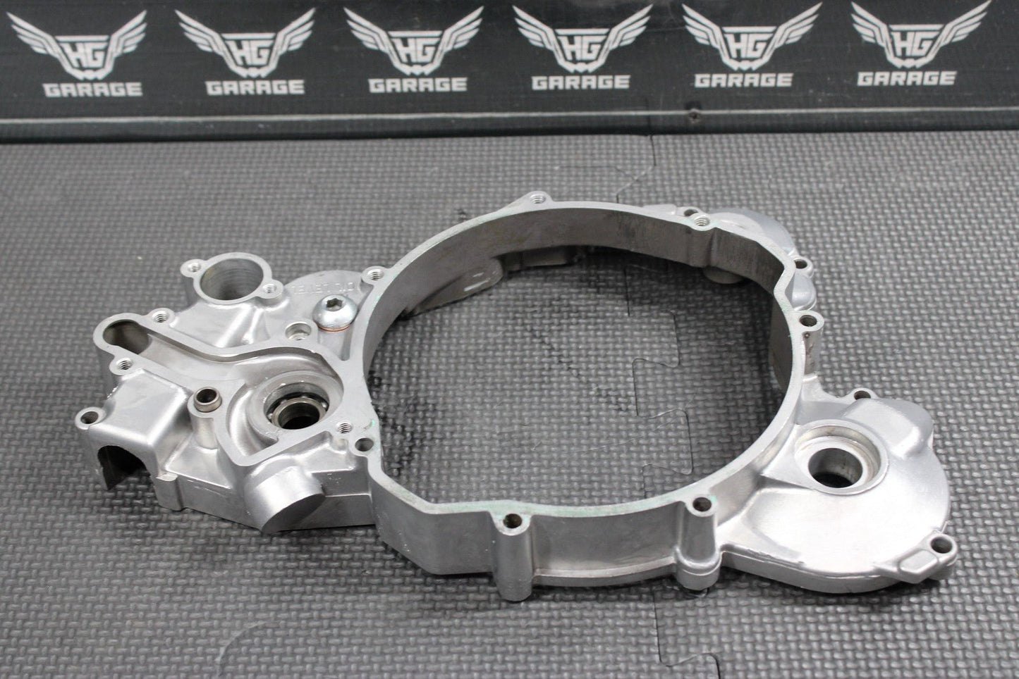 2000 KTM 250 300 EXC OEM RIGHT SIDE ENGINE MOTOR INNER CLUTCH COVER 54630001300 - hggarage