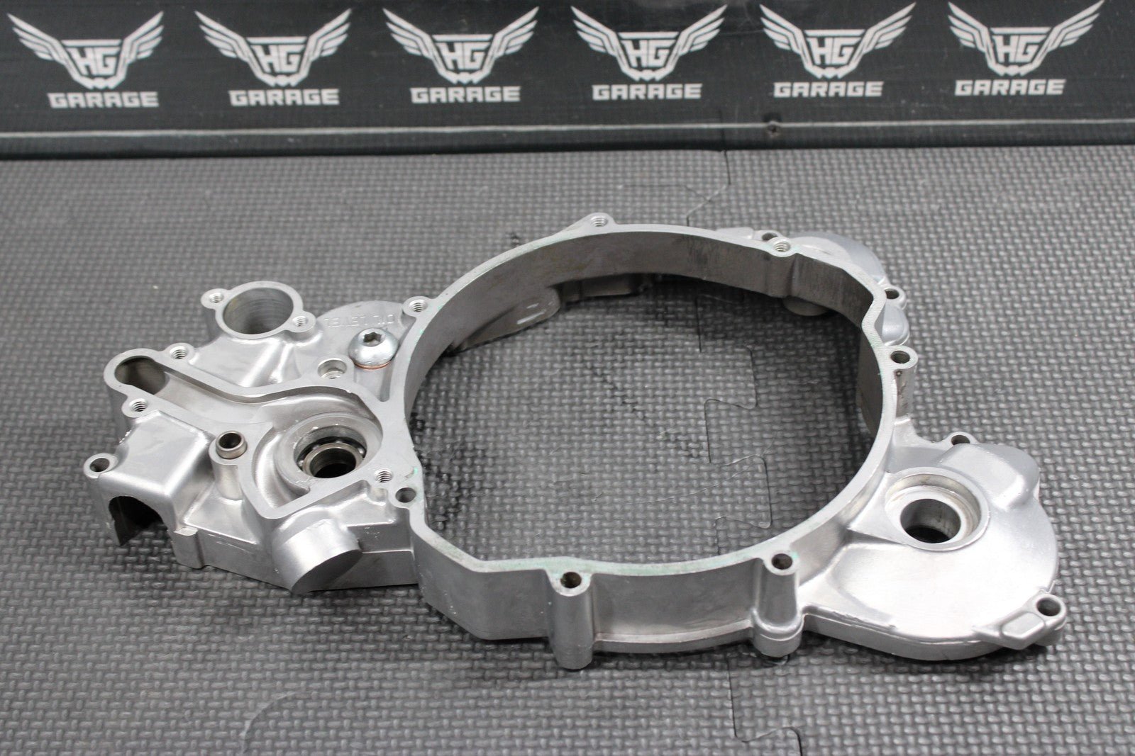 2000 KTM 250 300 EXC OEM RIGHT SIDE ENGINE MOTOR INNER CLUTCH COVER 54630001300 - hggarage