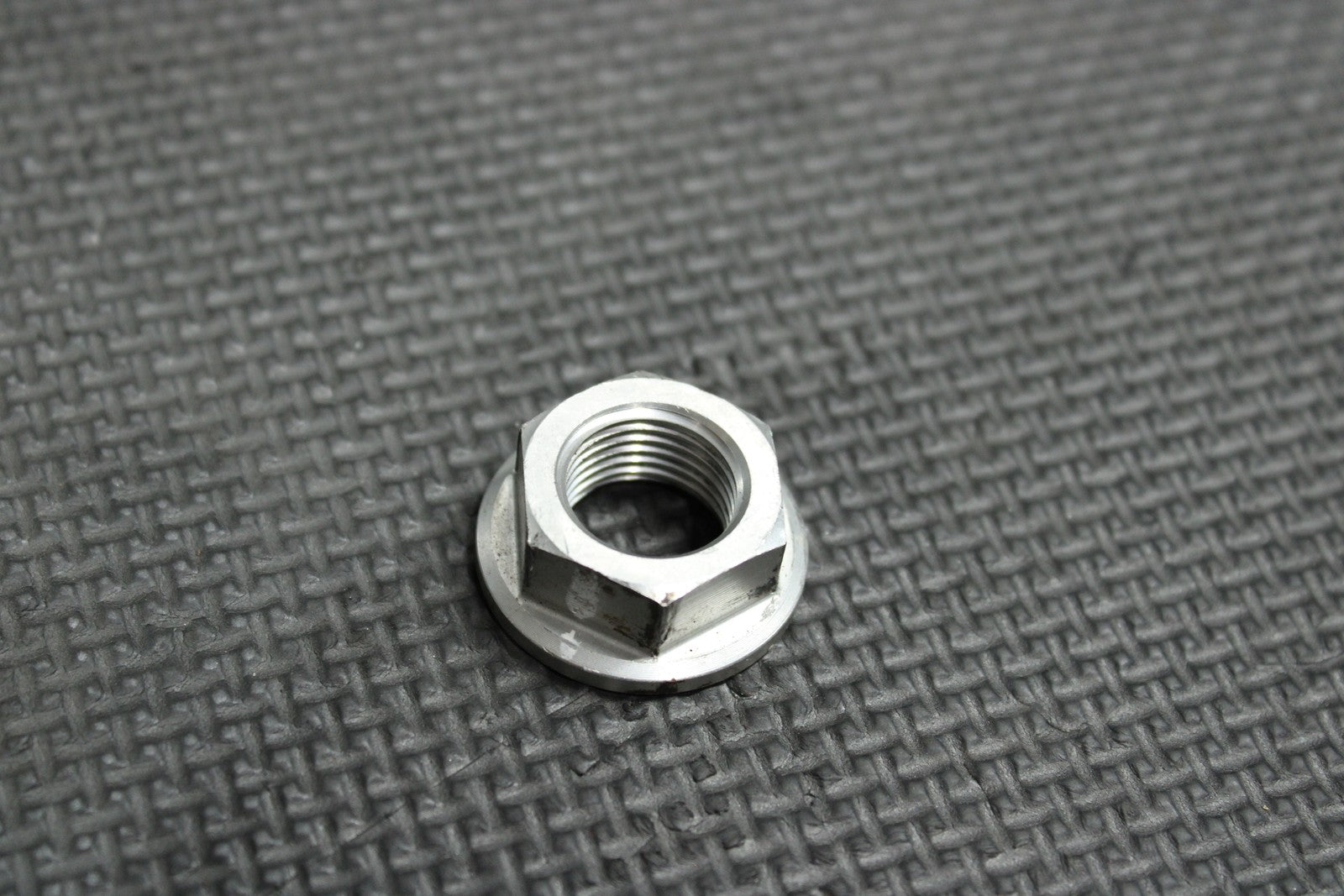 2004 HONDA CRF250R CRF450R OEM FRONT WHEEL RIM AXLE PIVOT BOLT 44301 - MEN - 000 - hggarage