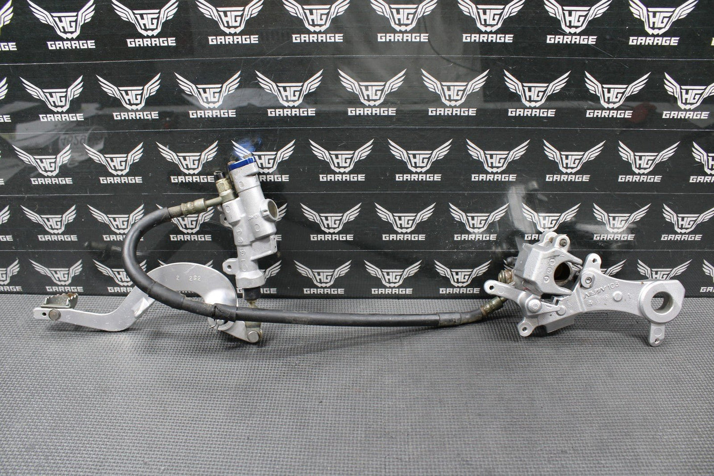 2009 YAMAHA YZ450F OEM NISSIN REAR BACK BRAKE CALIPER MASTER CYLINDER LEVER LINE - hggarage