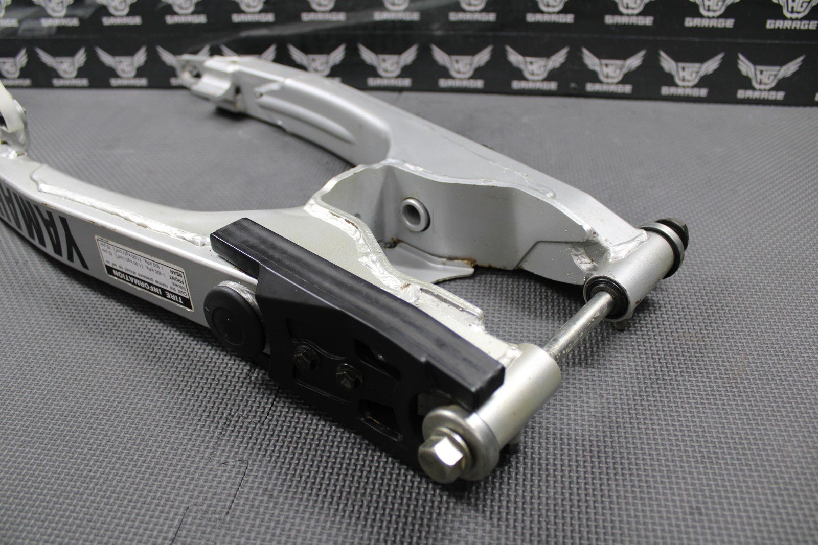 2005 YAMAHA TTR230 05 - 22 OEM SWINGARM SWING ARM REAR SUSPENSION 1C6 - F2110 - 00 - 35 - hggarage
