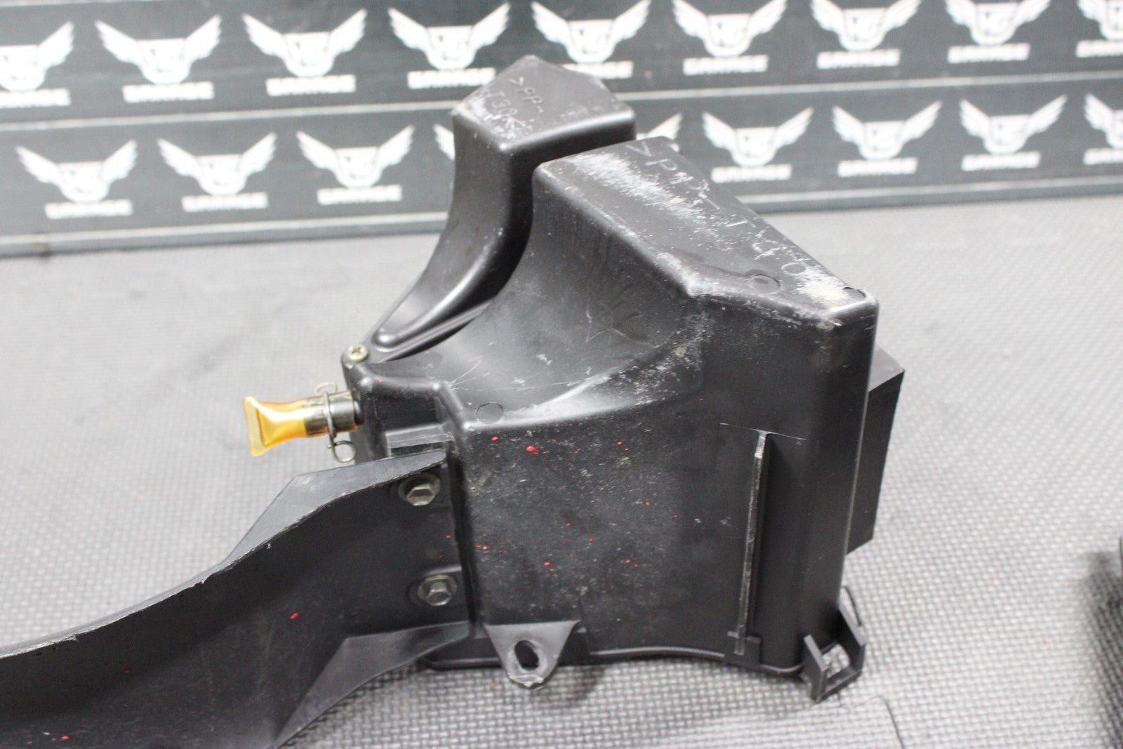 2000 YAMAHA TTR125L 00 - 03 OEM AIRBOX INTAKE AIR CLEANER CASE 5HP - 14411 - 01 - 00 - hggarage