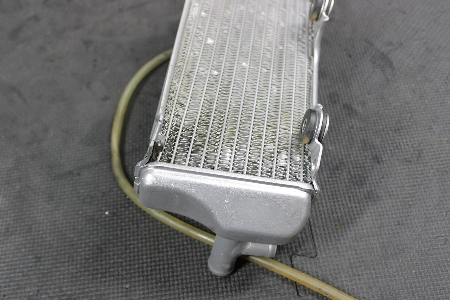 2008 SUZUKI RMZ250 OEM RIGHT ENGINE MOTOR COOLING COOLER RADIATOR 17710 - 10H00 - hggarage