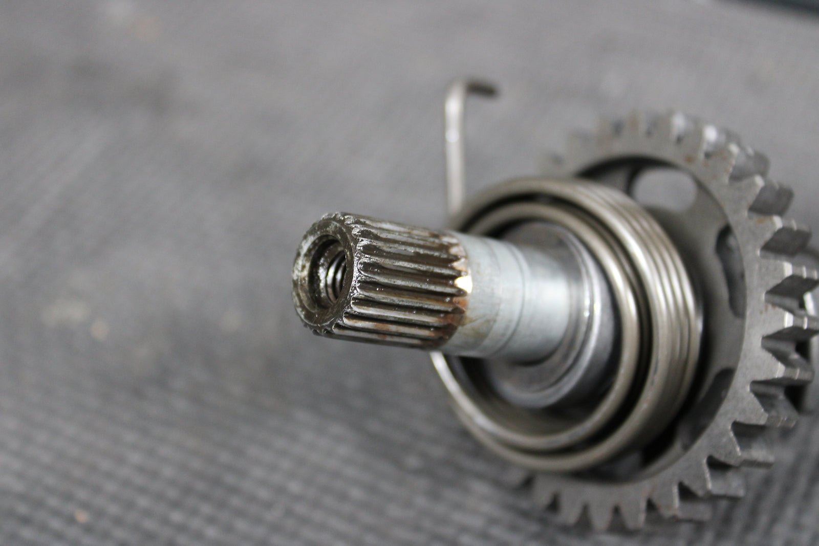 2000 HONDA CR125R OEM KICKSTART KICK START SHAFT W IDLER GEAR 28210 - KS6 - 700 - hggarage