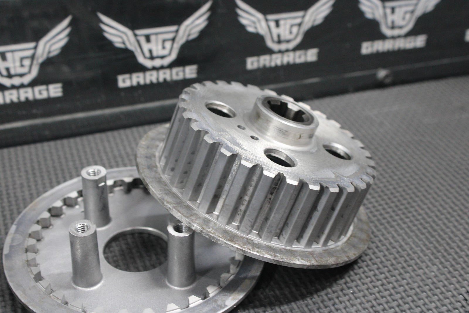 2004 SUZUKI LTZ250 OEM COMPLETE CLUTCH BASKET INNER OUTER HUB SPRINGS - hggarage