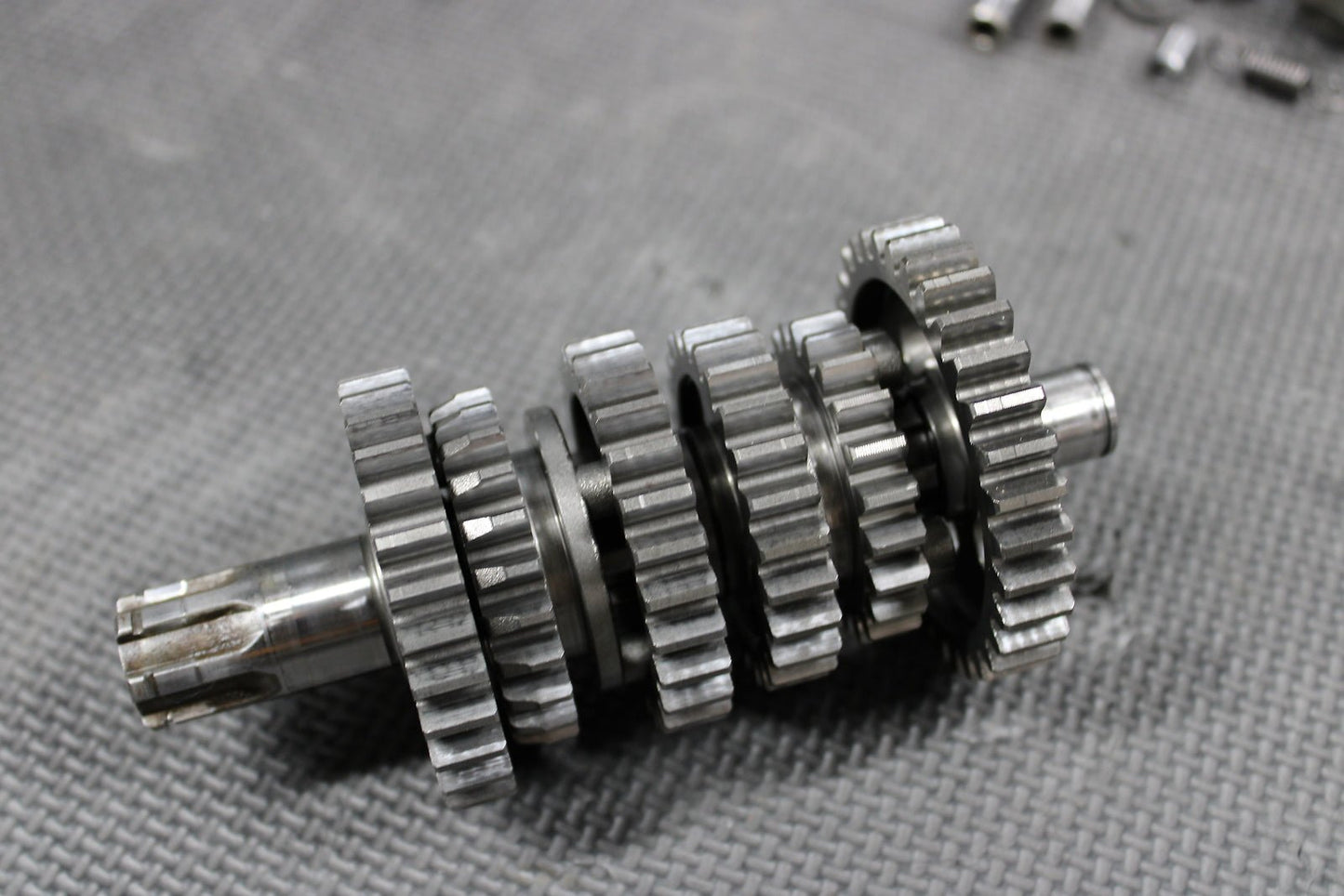 2008 KAWASAKI KX100 KX85 OEM ENGINE TRANSMISSION TRANNY ASSEMBLY GEARS - hggarage