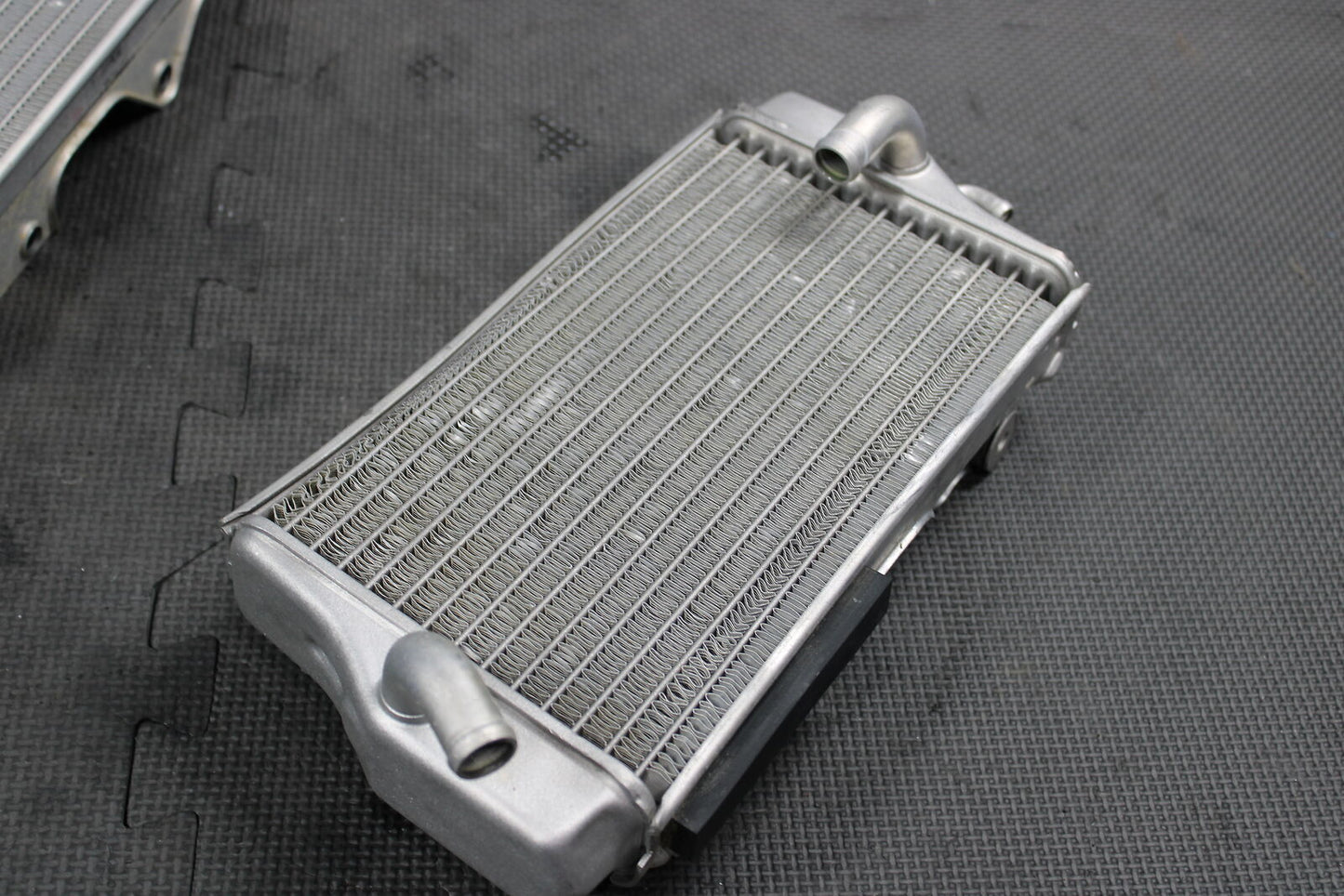 2003 HONDA CRF450R OEM ENGINE MOTOR COOLING COOLER RADIATOR NICE! 19010-MEB-631