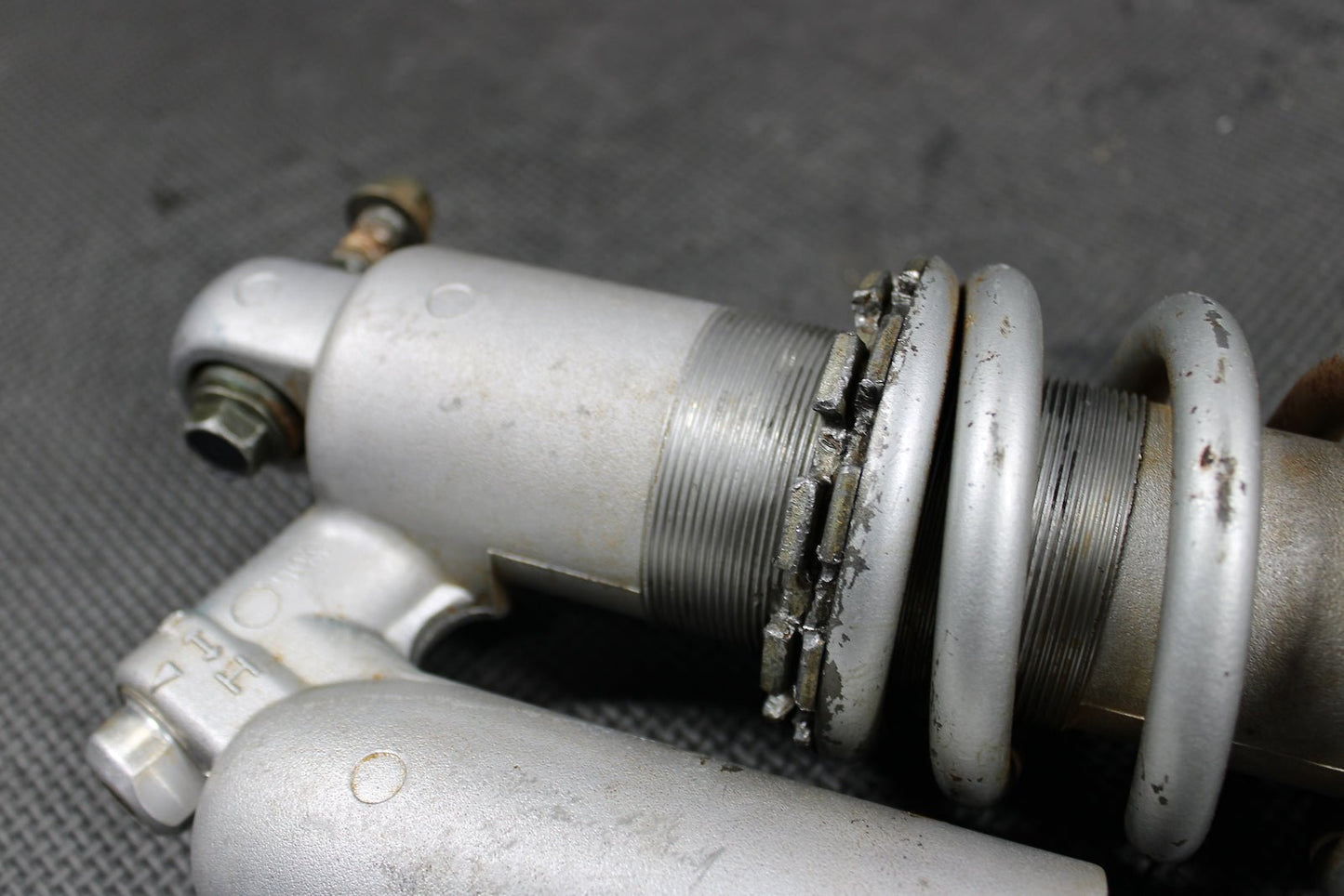 1998 YAMAHA YZ400F OEM REAR BACK SHOCK ABSORBER SUSPENSION - hggarage