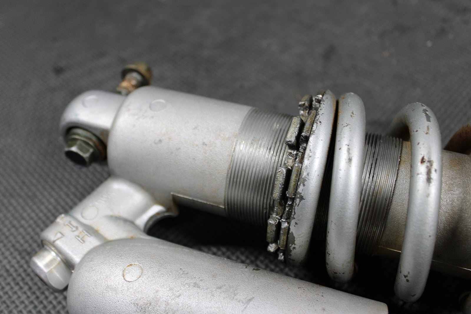 1998 YAMAHA YZ400F OEM REAR BACK SHOCK ABSORBER SUSPENSION - hggarage