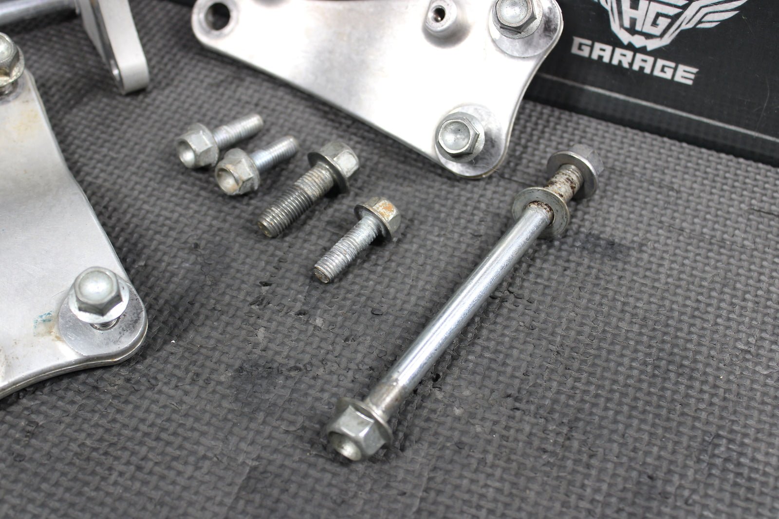 2010 Yamaha YZ450F OEM Engine Motor Mount Stay Brackets 50403 - Meb - 770 - hggarage