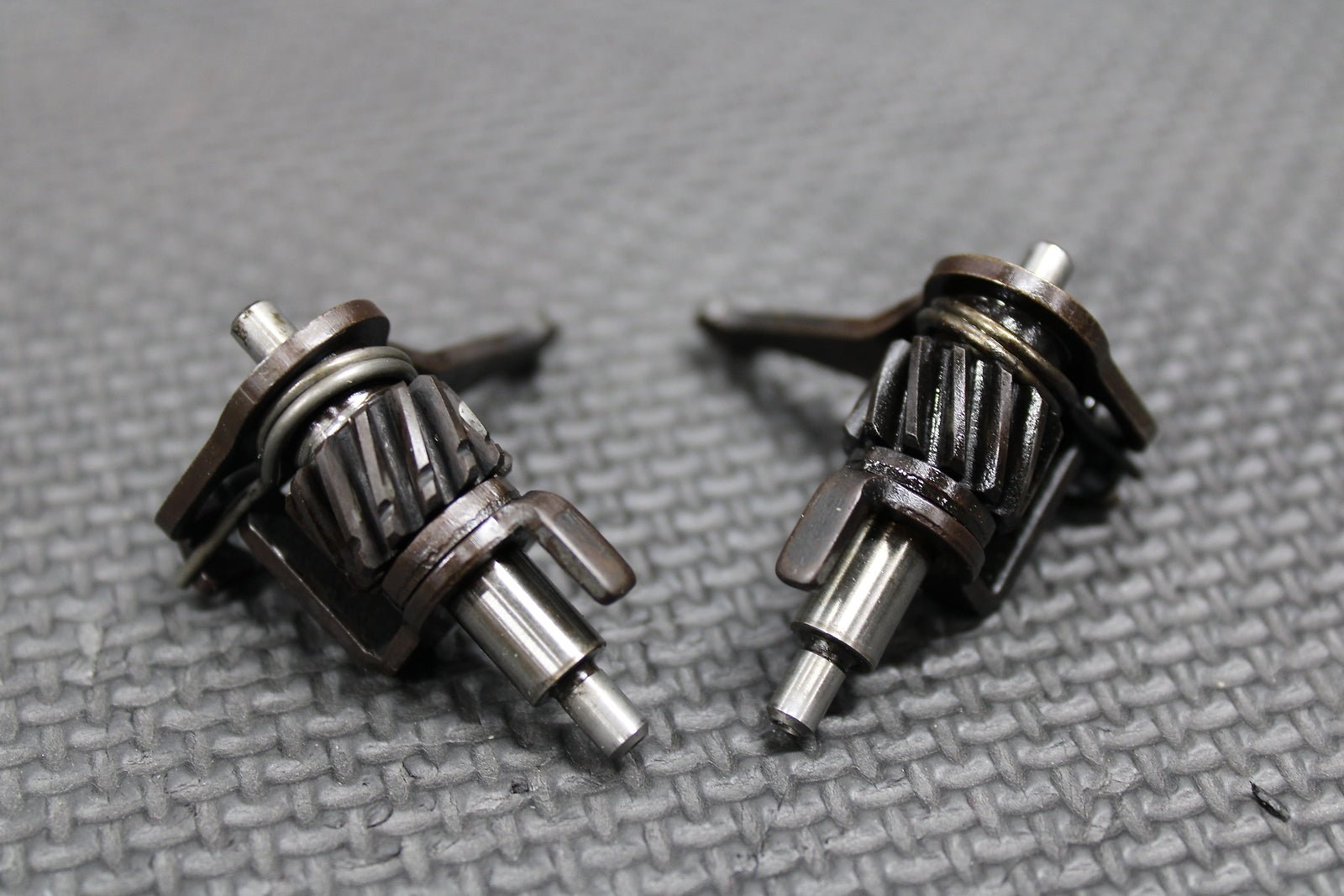 1997 93 - 97 HONDA CR125R OEM HPP POWERVALVE POWER VALVE PINION SHAFT VALVES ASSY - hggarage
