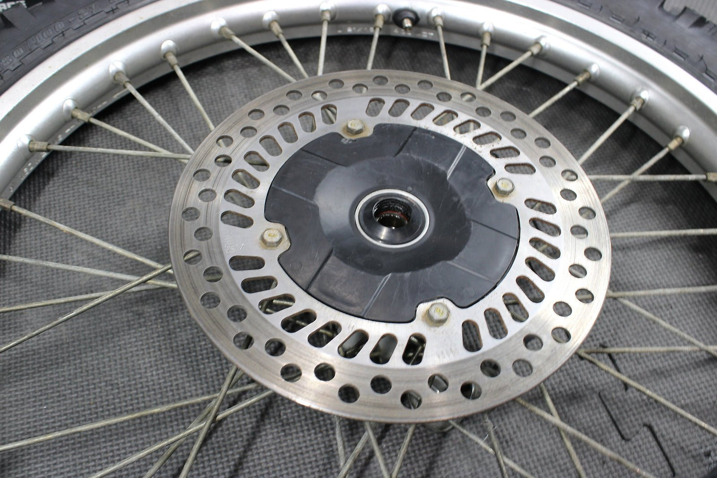 2001 Honda XR250R OEM D.i.d Front Wheel Rim Hub 44650 - Kce - 000 - hggarage