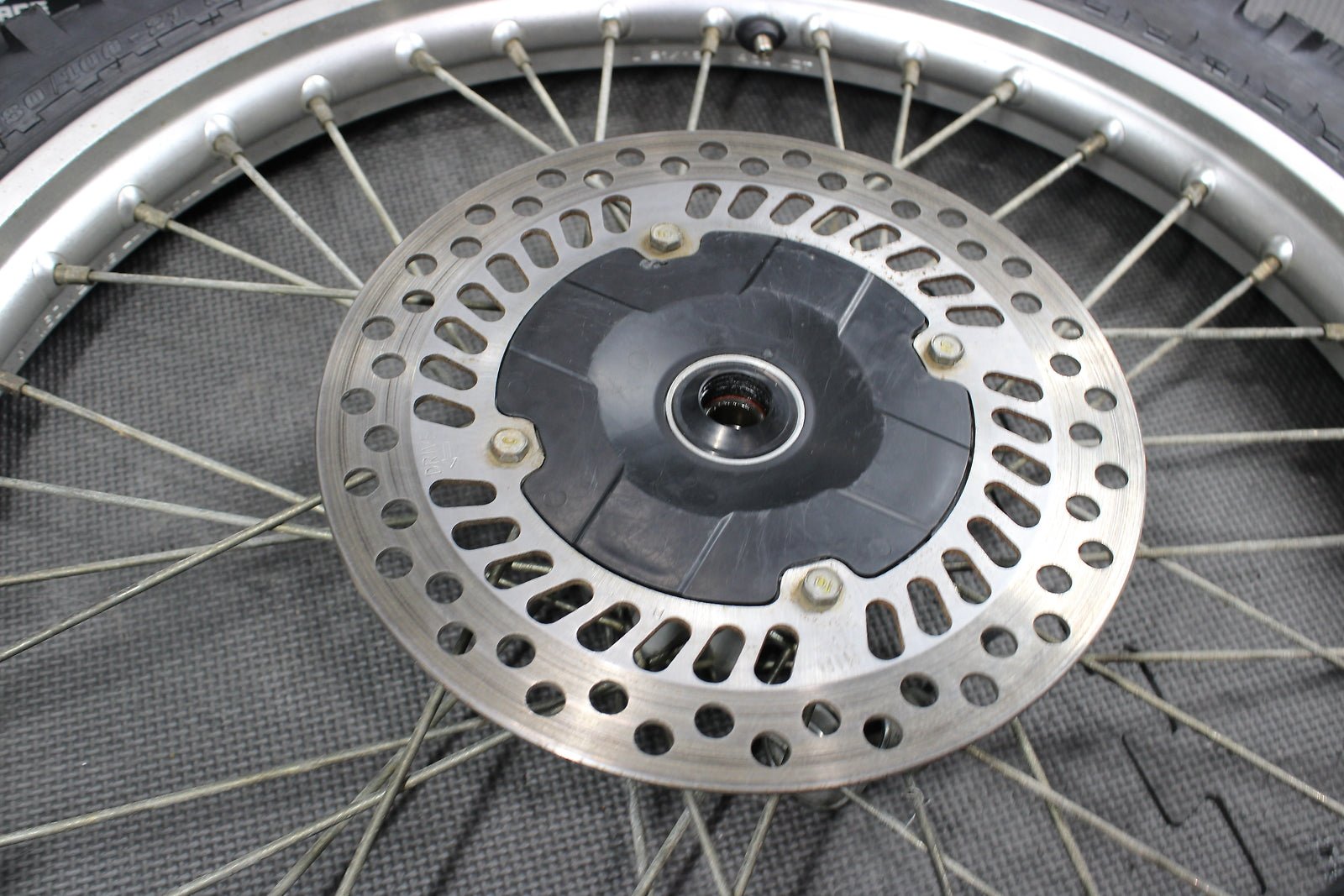 2001 Honda XR250R OEM D.i.d Front Wheel Rim Hub 44650 - Kce - 000 - hggarage