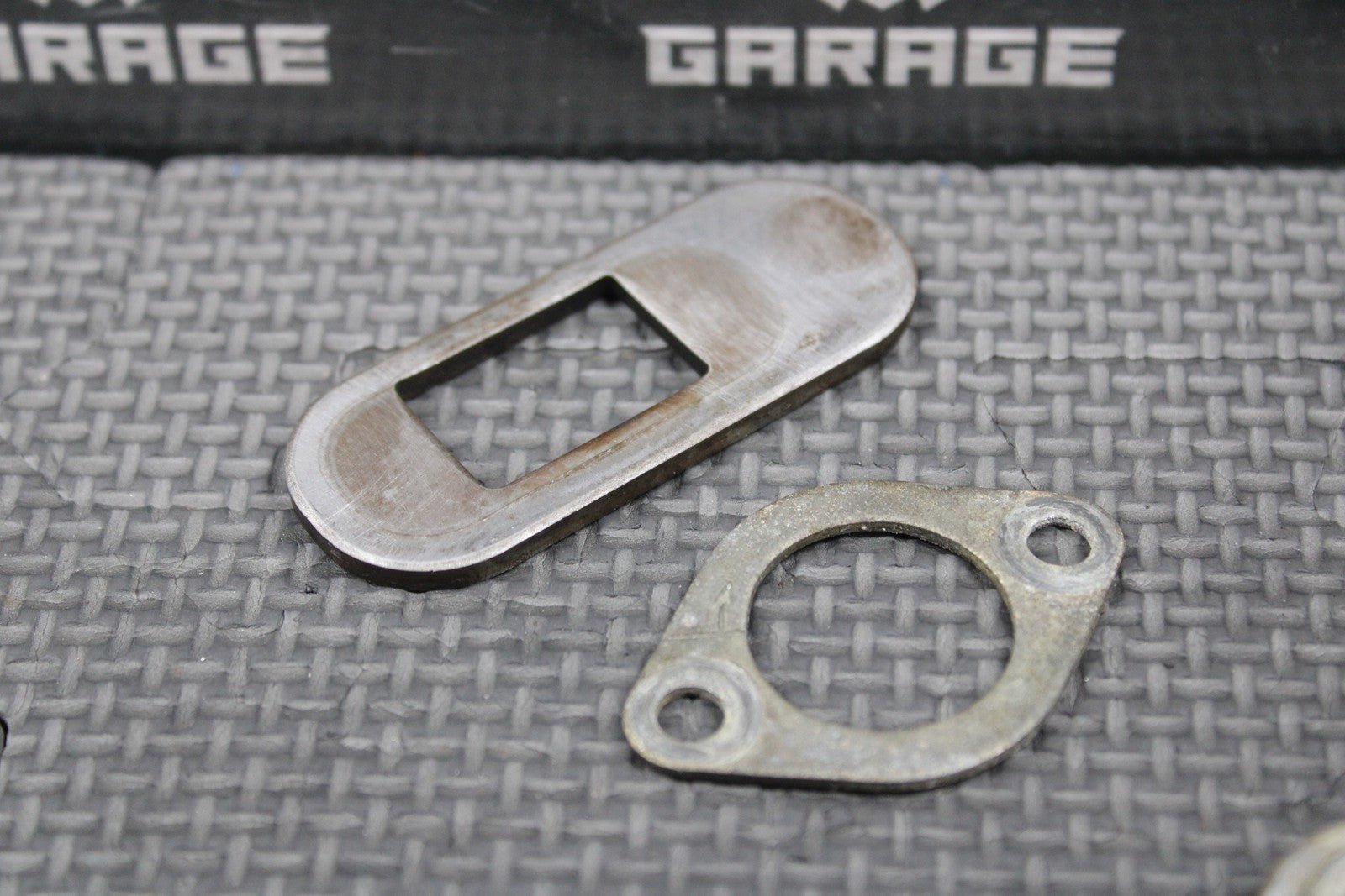 1999 SUZUKI RM250 OEM MODEL X EXHAUST POWER VALVE CAP COVERS SPRING 11257 - 37E30 - hggarage