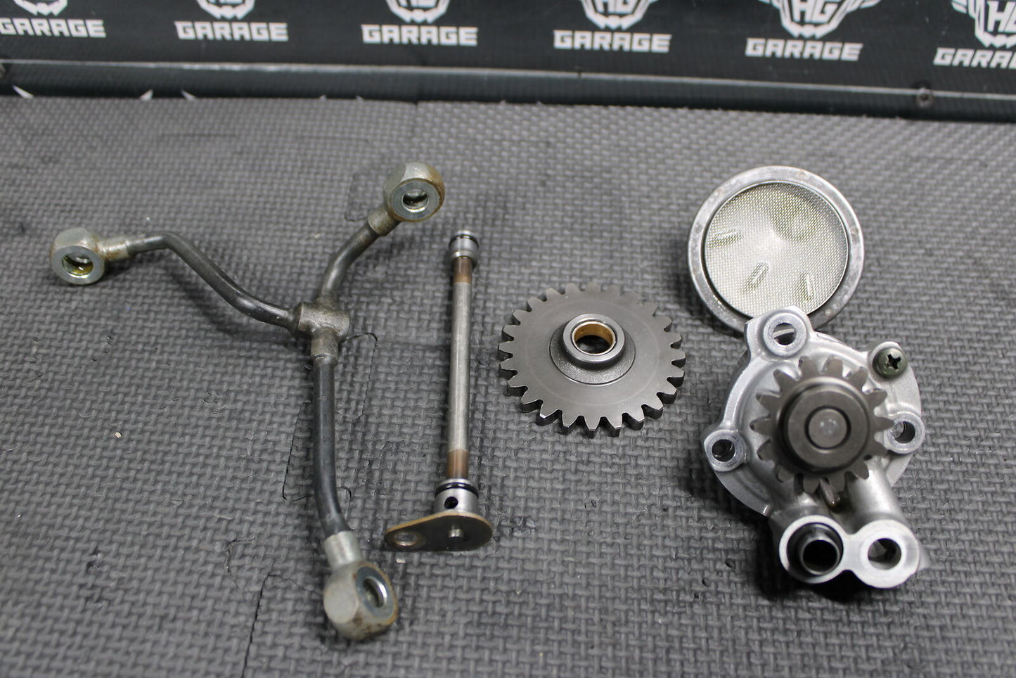 2002 YAMAHA YZ400F YZ426F OEM ENGINE MOTOR OIL PUMP ASSEMBLY LINE GEAR STRAINER