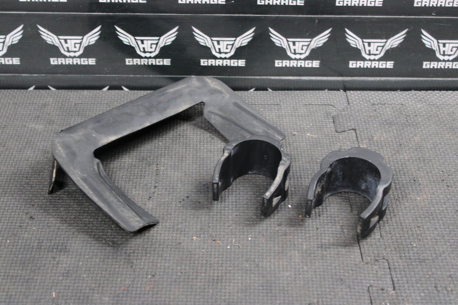 1997 Honda XR200R OEM Frame Fuel Tank Rubber Mounts Cushions Rubbers - hggarage